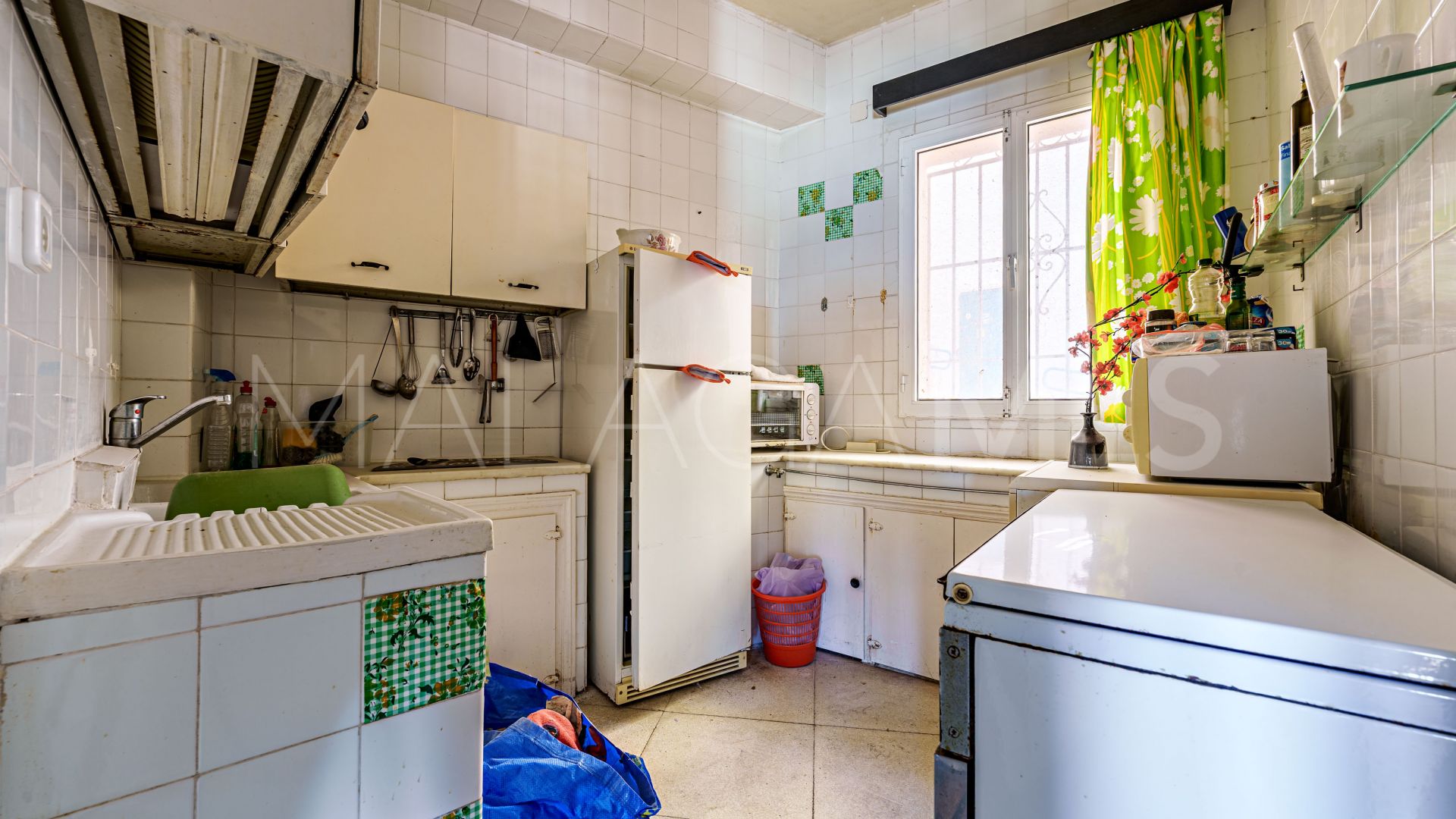 Gebäude for sale in Bajondillo