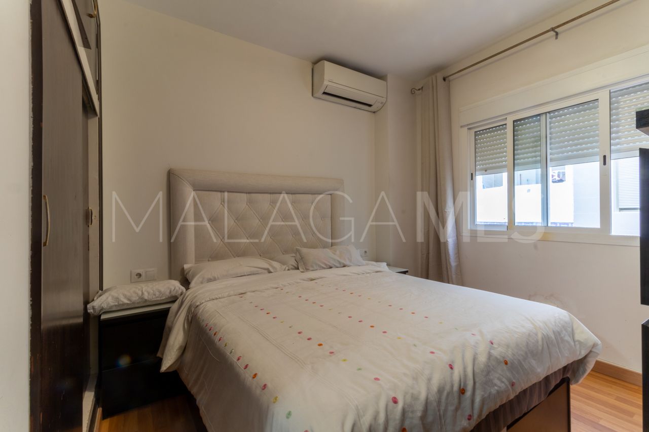 For sale apartment in Estepona with 3 bedrooms