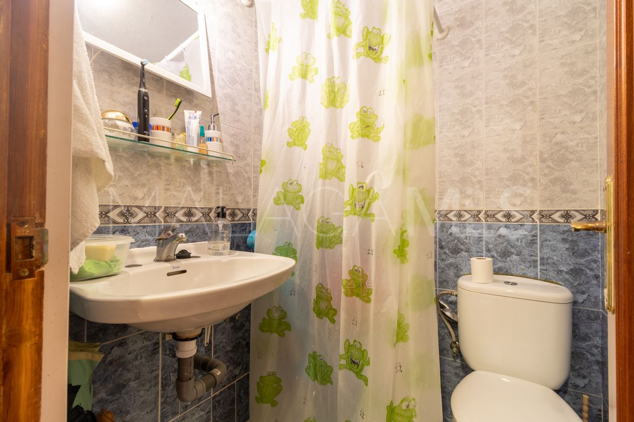 For sale apartment in Estepona with 3 bedrooms