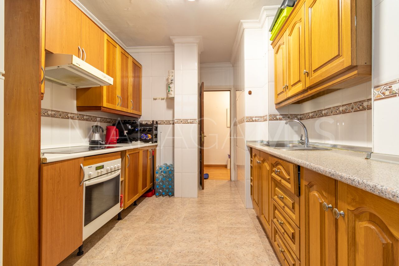 For sale apartment in Estepona with 3 bedrooms