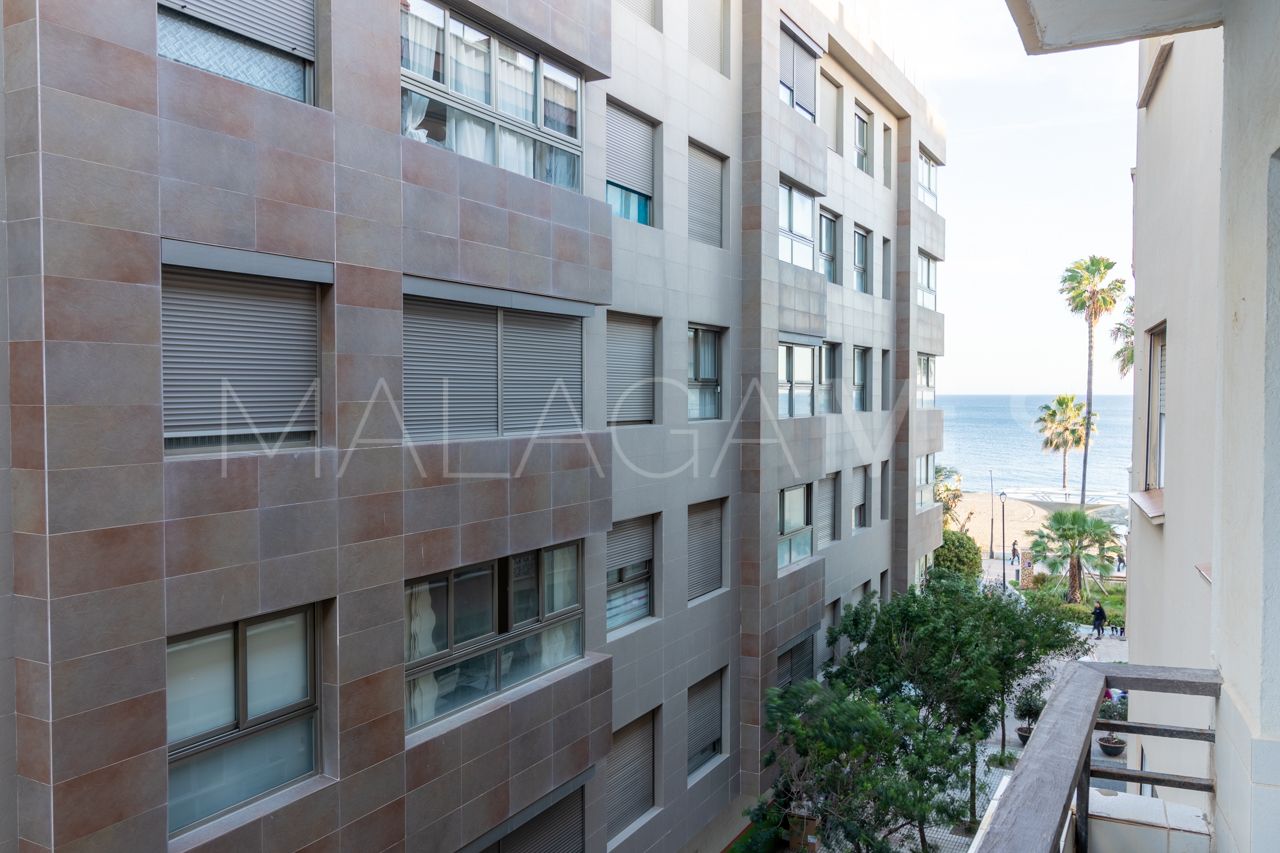 For sale apartment in Estepona with 3 bedrooms