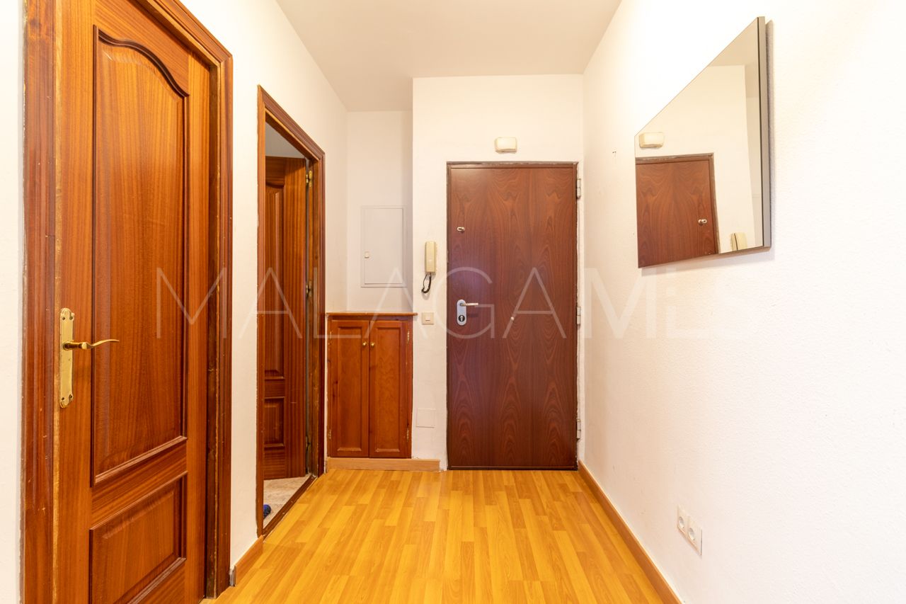 For sale apartment in Estepona with 3 bedrooms