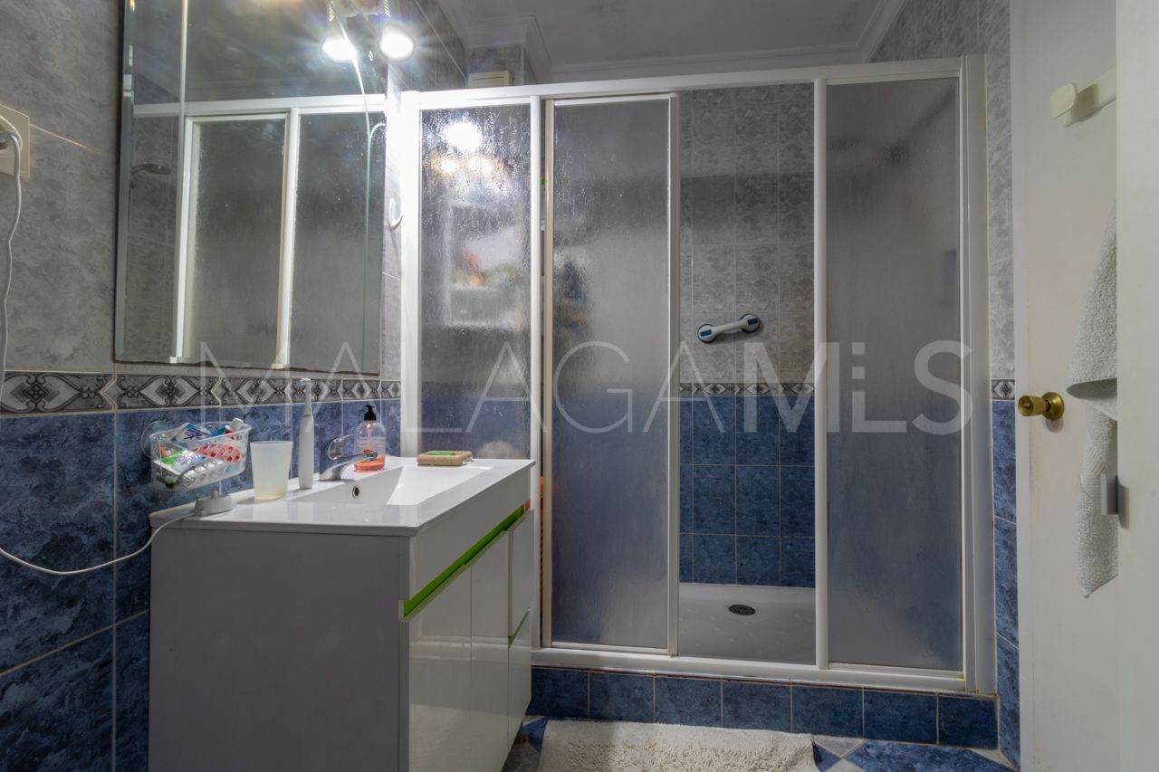 For sale apartment in Estepona with 3 bedrooms