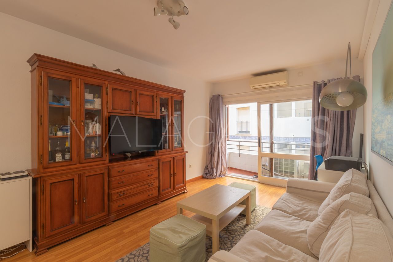 For sale apartment in Estepona with 3 bedrooms
