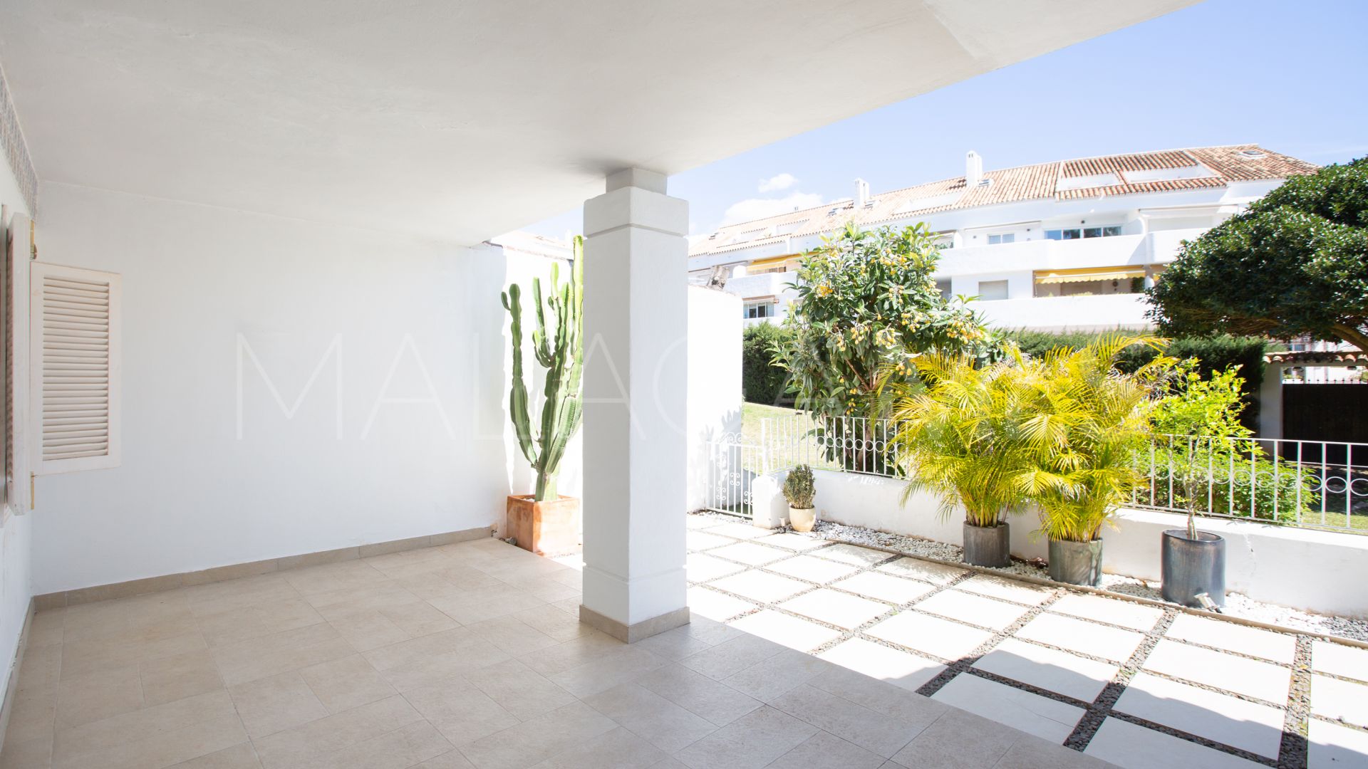 Appartement rez de chaussée for sale in Nueva Andalucia