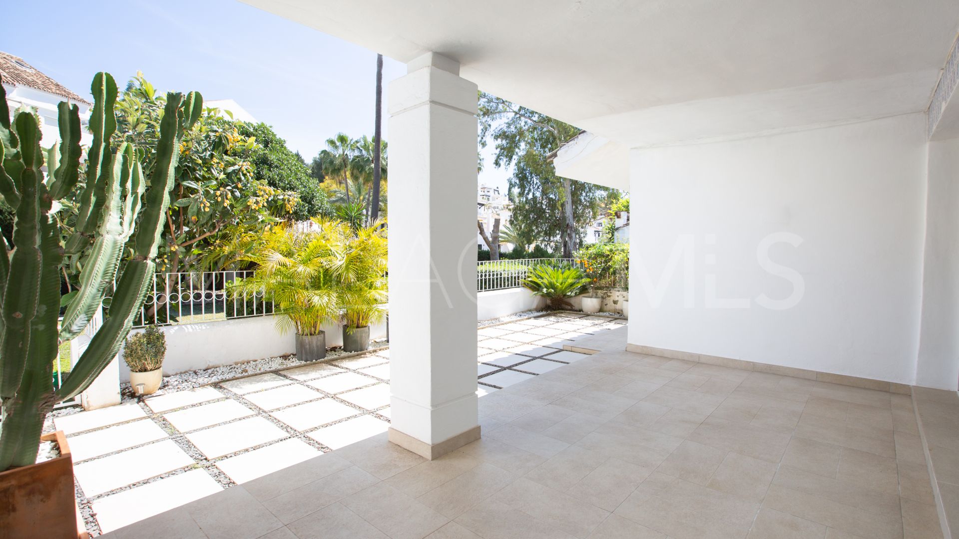 Appartement rez de chaussée for sale in Nueva Andalucia