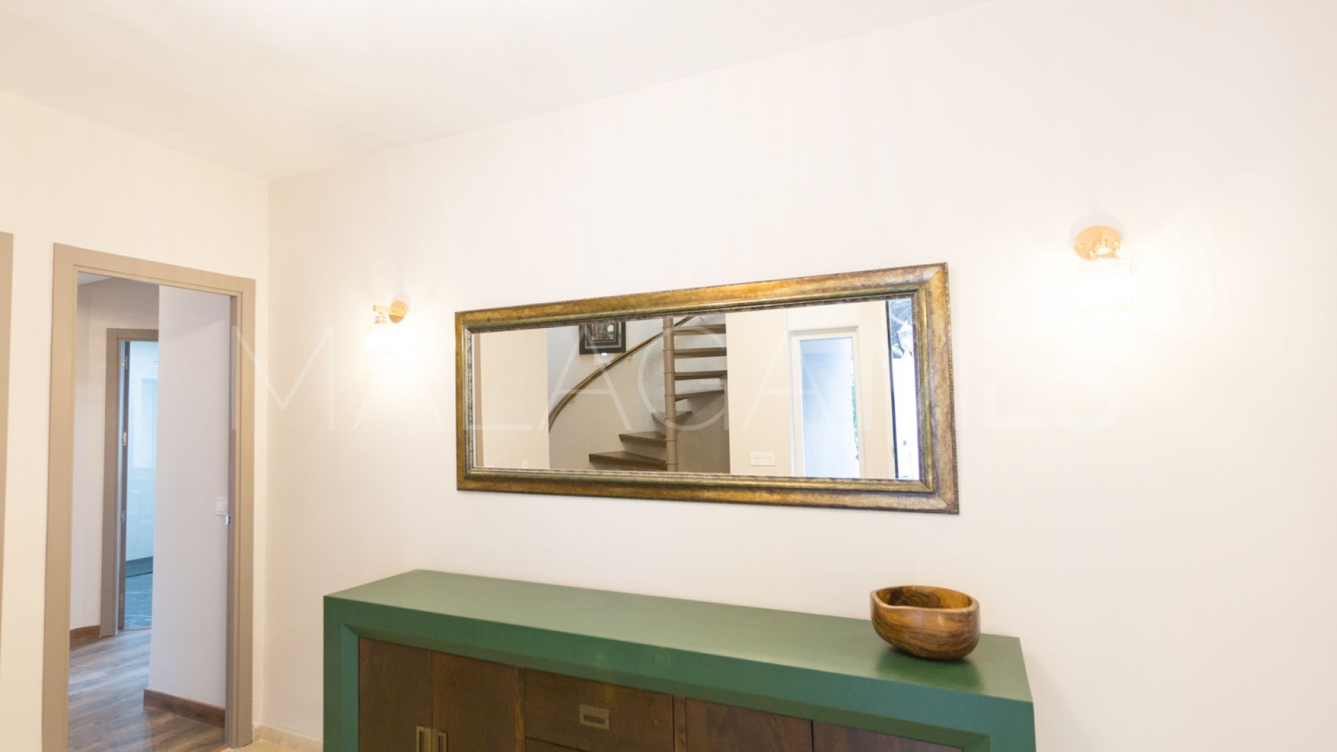 Hus i byn for sale in Las Chapas