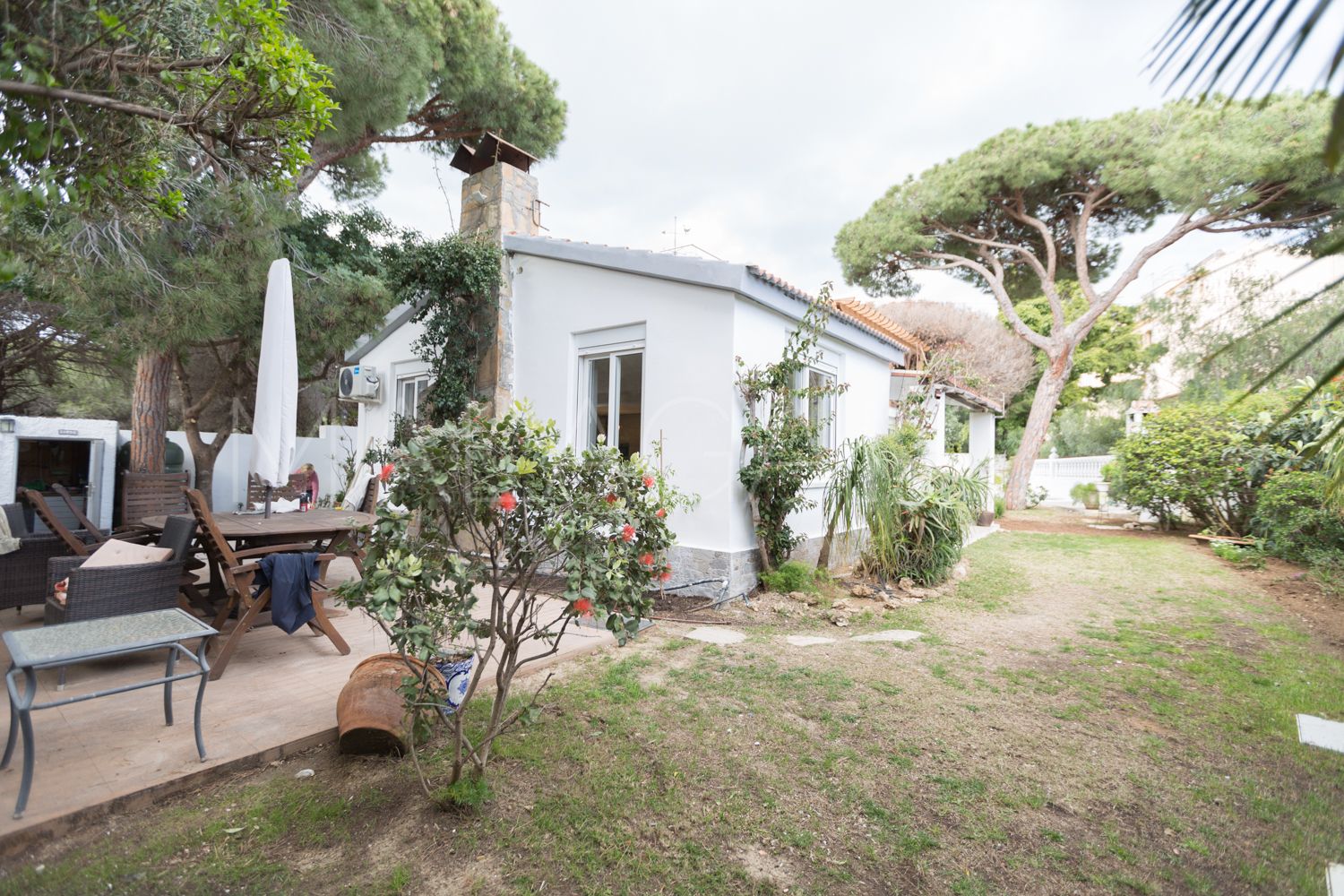 Hus i byn for sale in Las Chapas