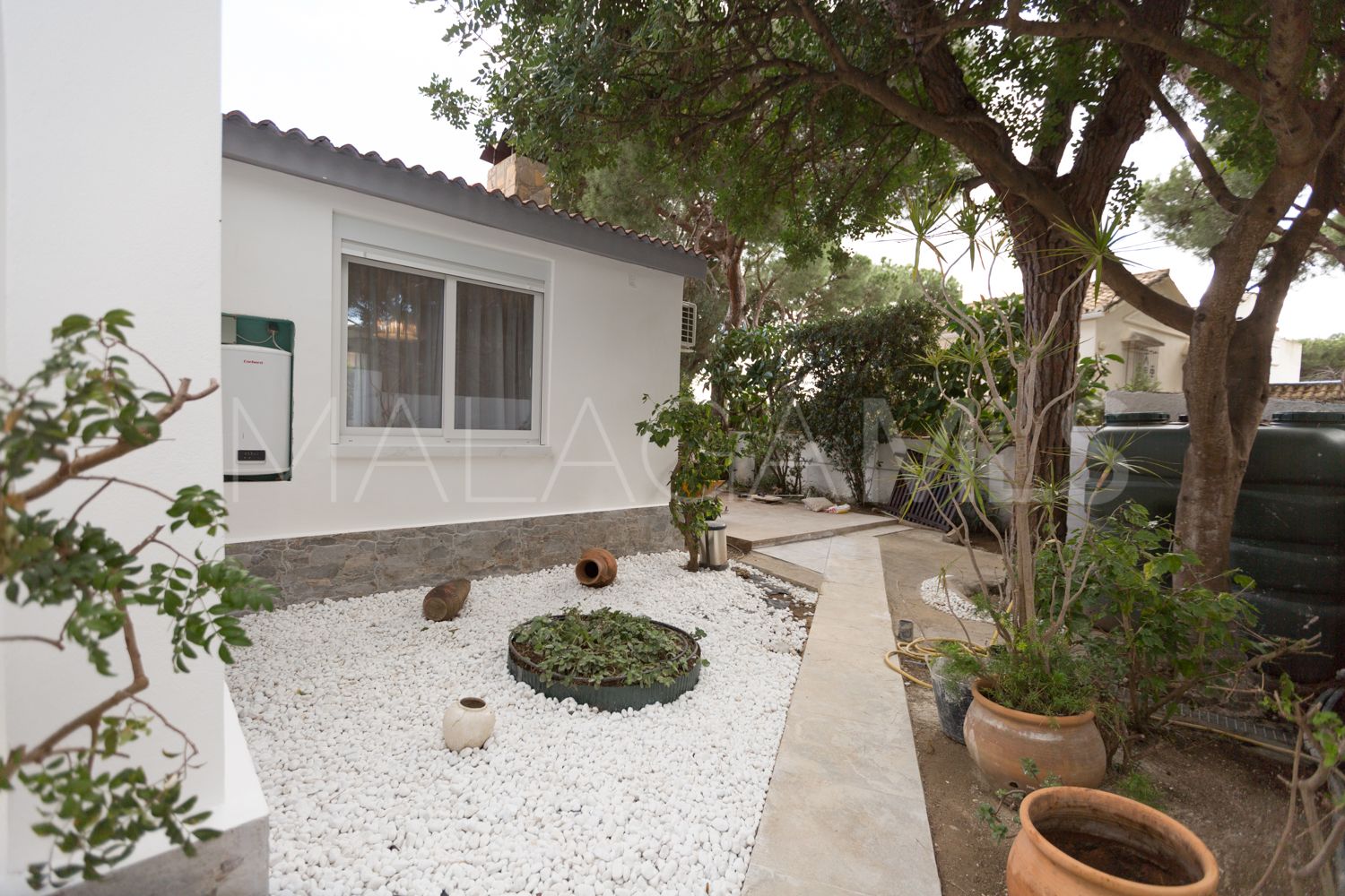 Hus i byn for sale in Las Chapas