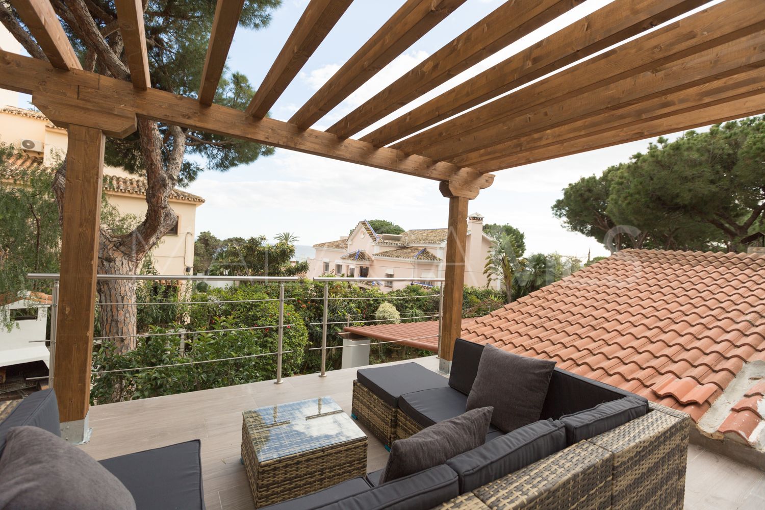Hus i byn for sale in Las Chapas