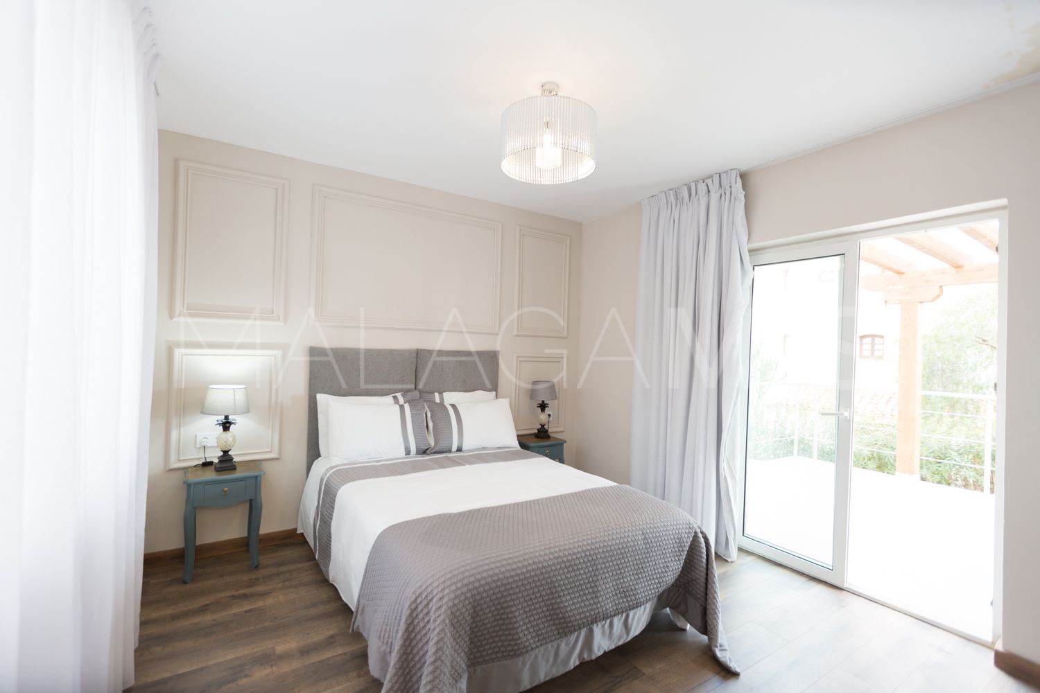 Hus i byn for sale in Las Chapas
