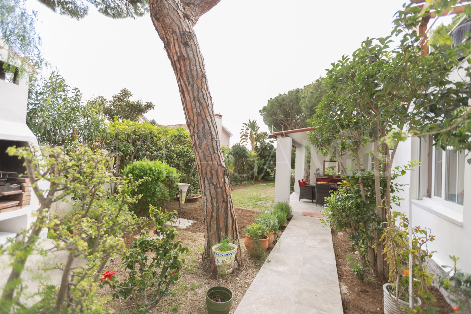 Hus i byn for sale in Las Chapas