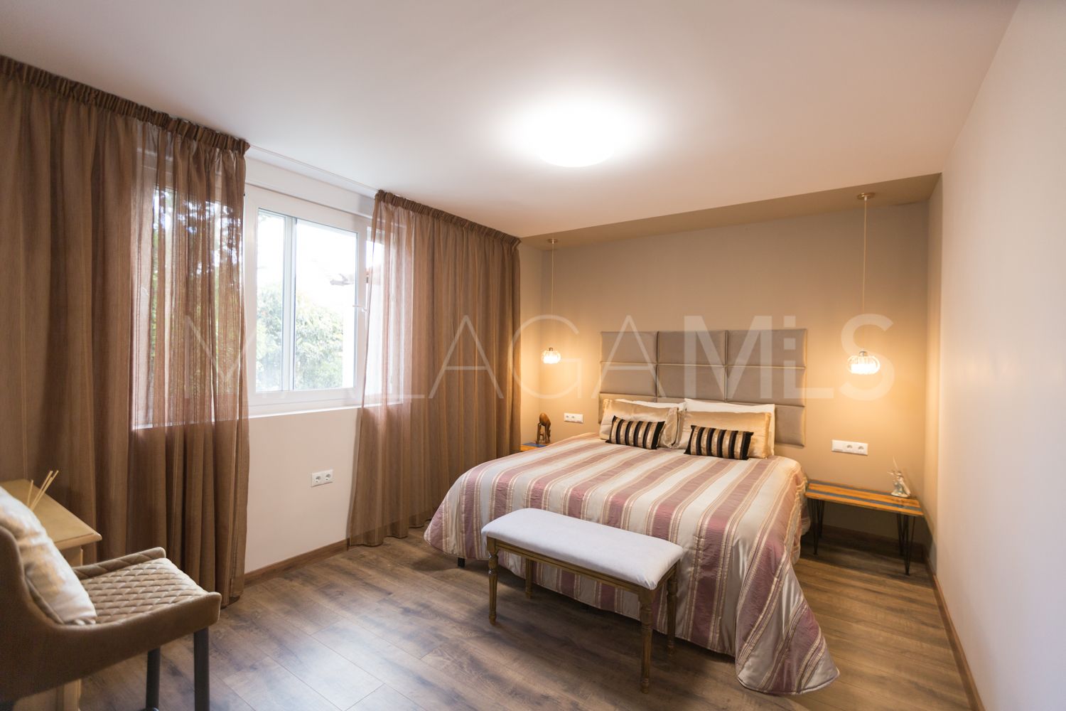 Hus i byn for sale in Las Chapas