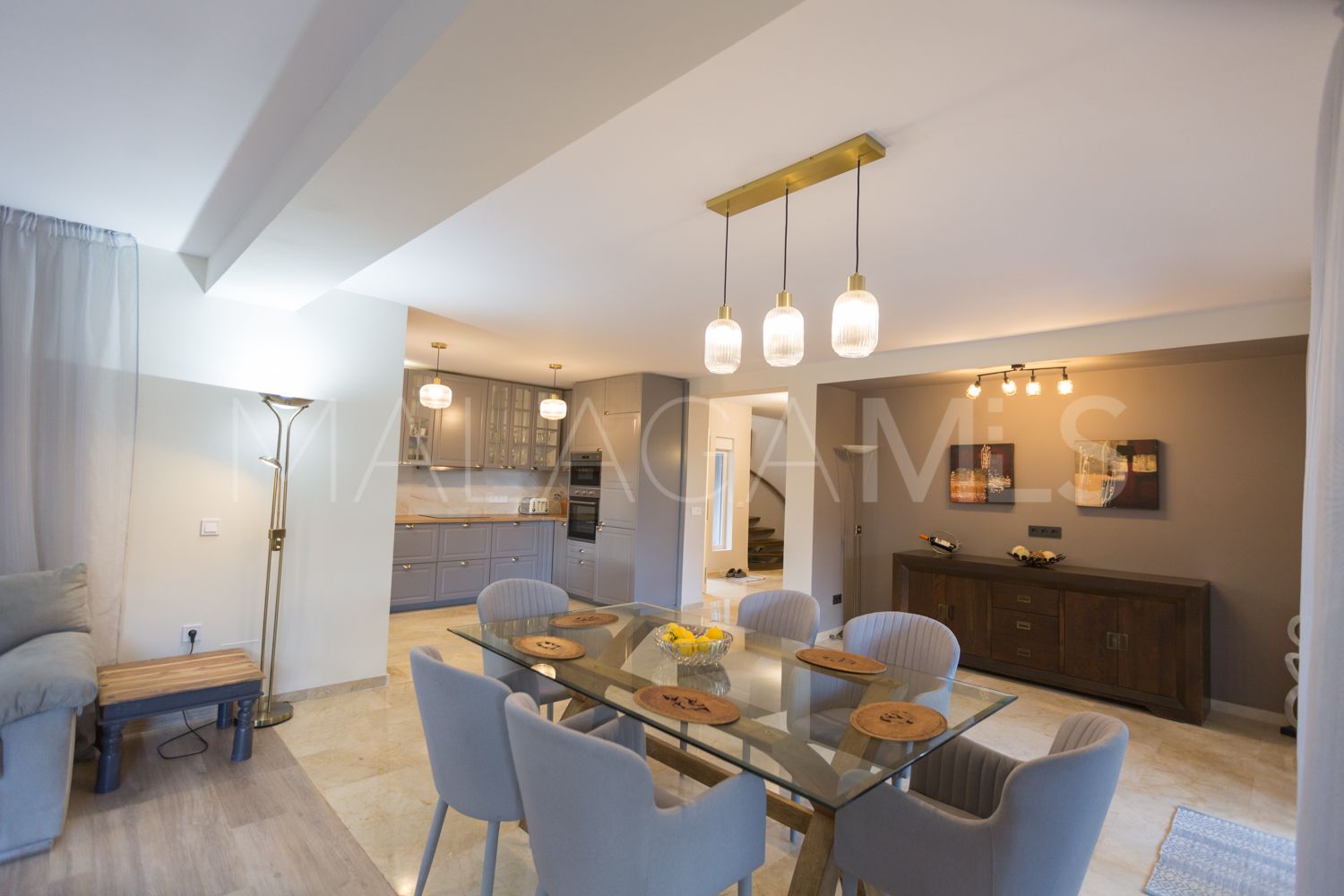 Hus i byn for sale in Las Chapas