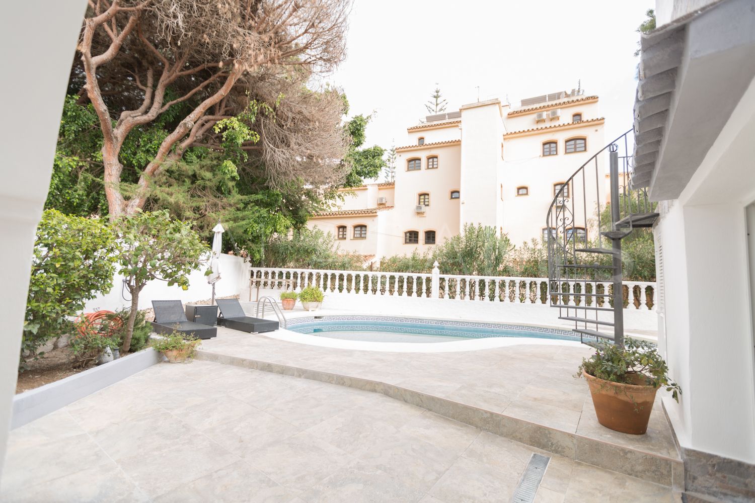Hus i byn for sale in Las Chapas
