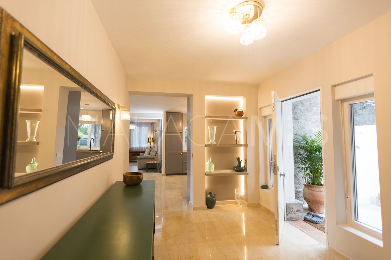 Hus i byn for sale in Las Chapas