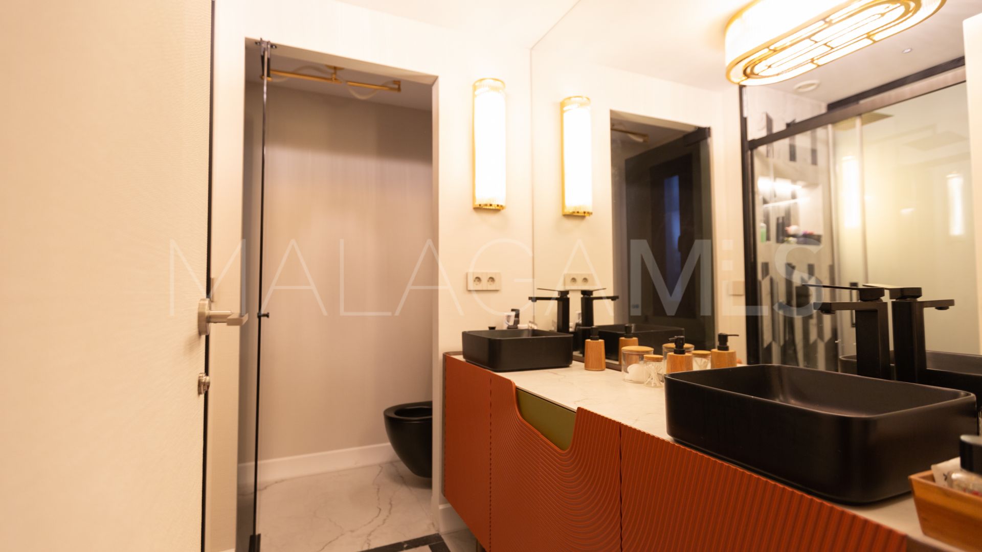 Appartement rez de chaussée for sale in Los Naranjos de Marbella