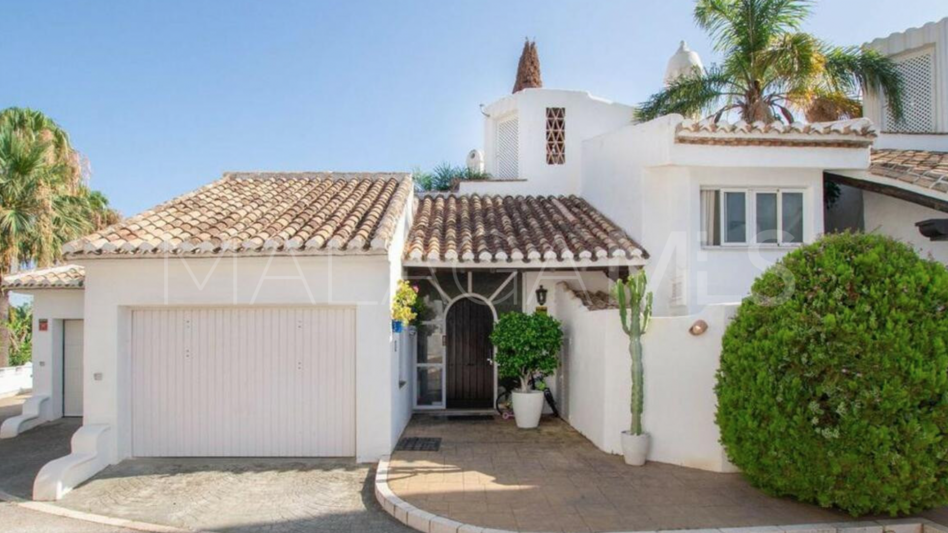 For sale Marbella East town house with 3 bedrooms