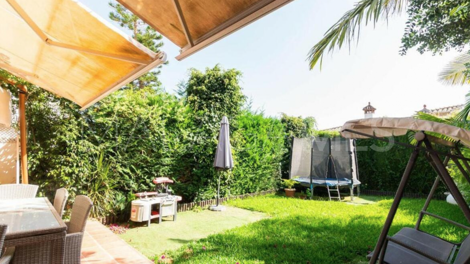 For sale Marbella East town house with 3 bedrooms