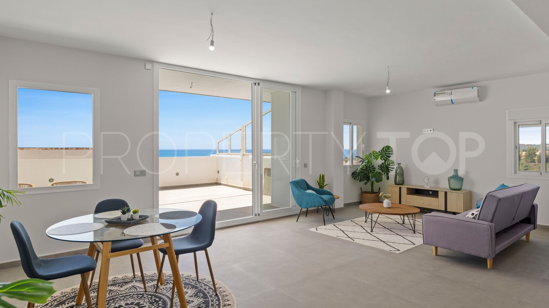 Atico duplex en venta en Estepona con 3 dormitorios