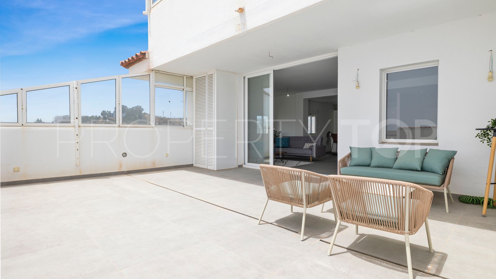 Atico duplex en venta en Estepona con 3 dormitorios