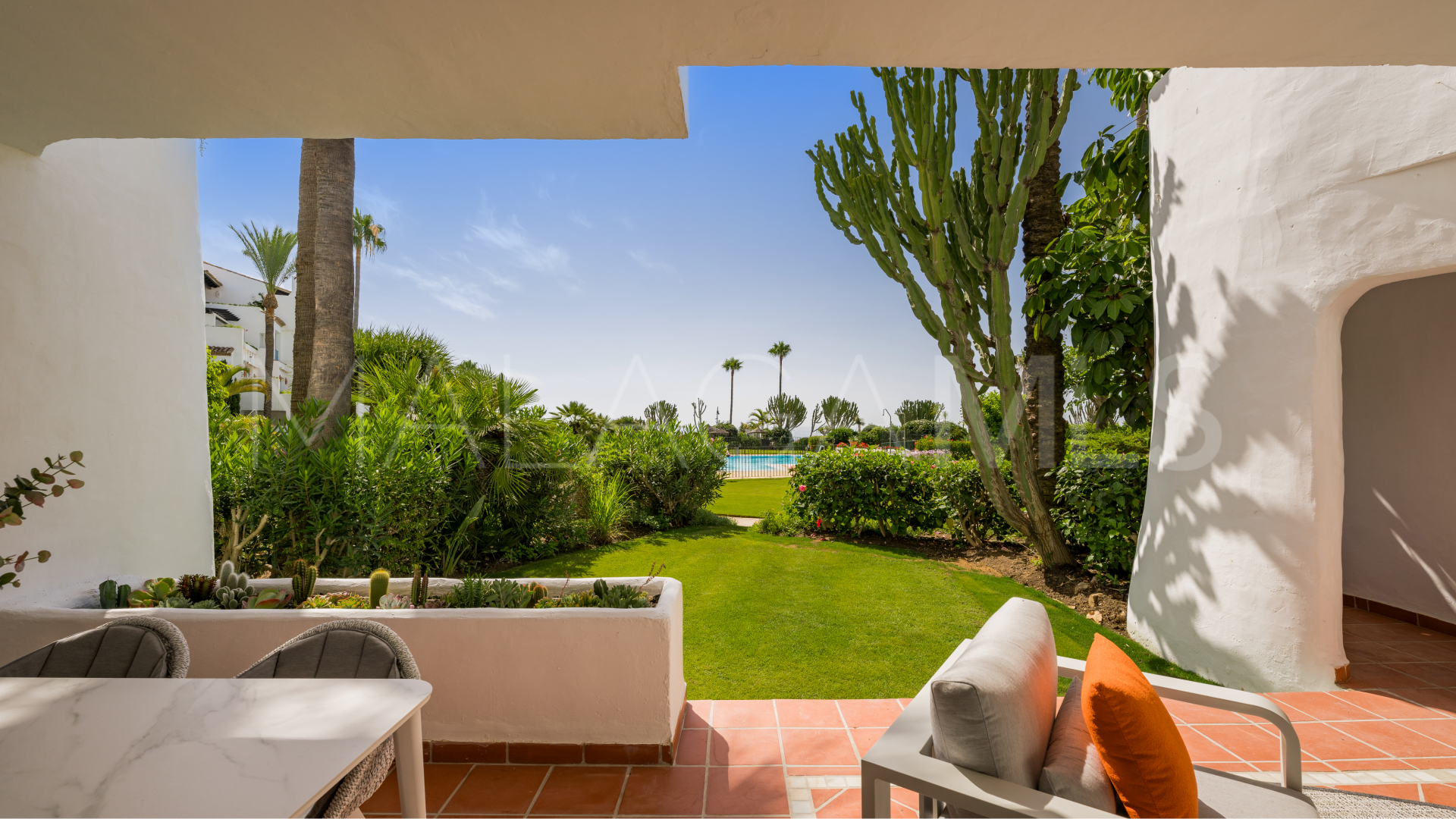 3 bedrooms ground floor apartment for sale in Estepona