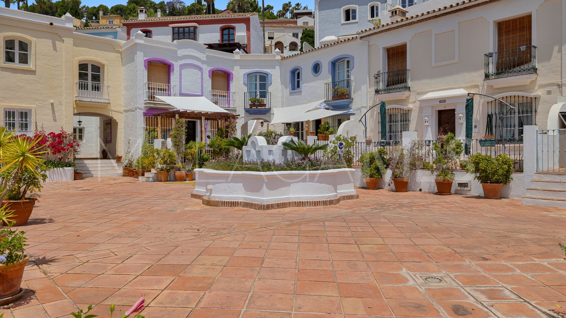 Town house for sale in Benahavis