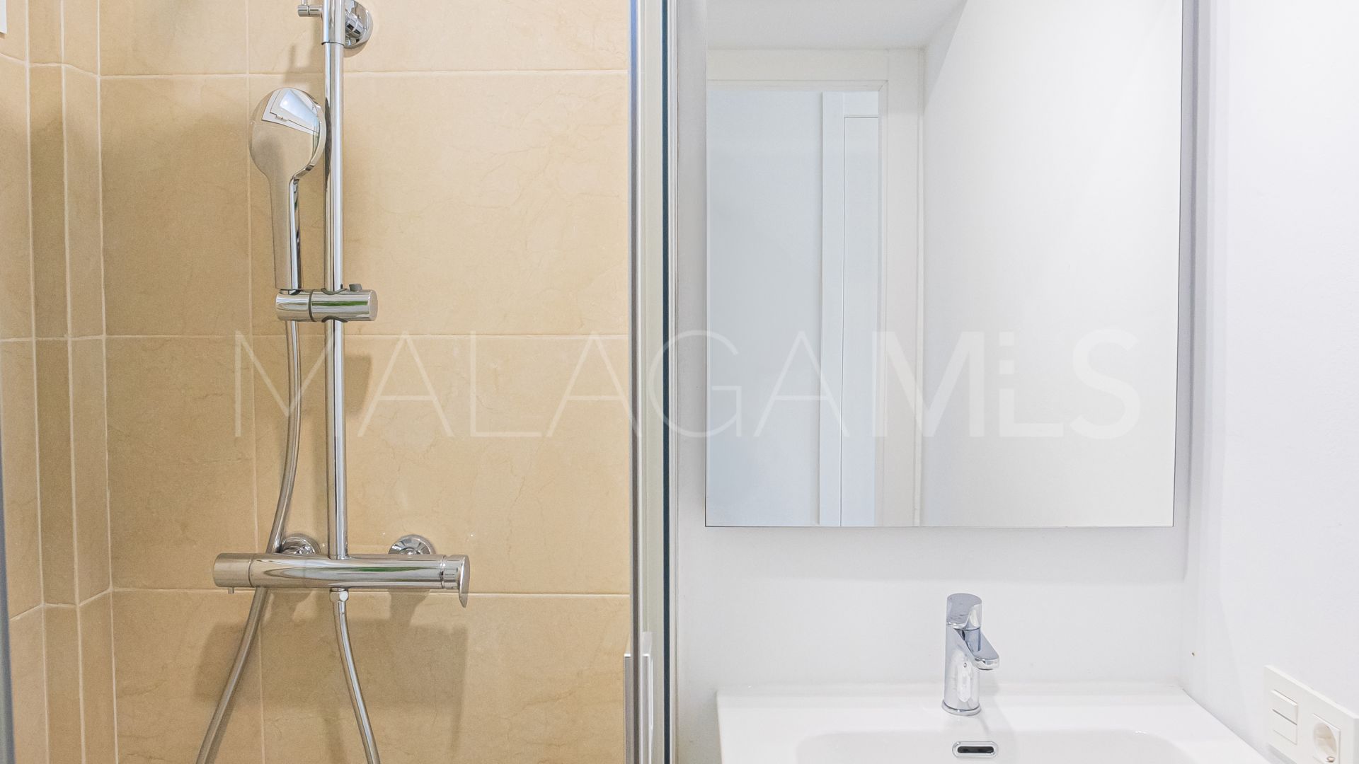 Nueva Andalucia, estudio a la venta with 1 bedroom