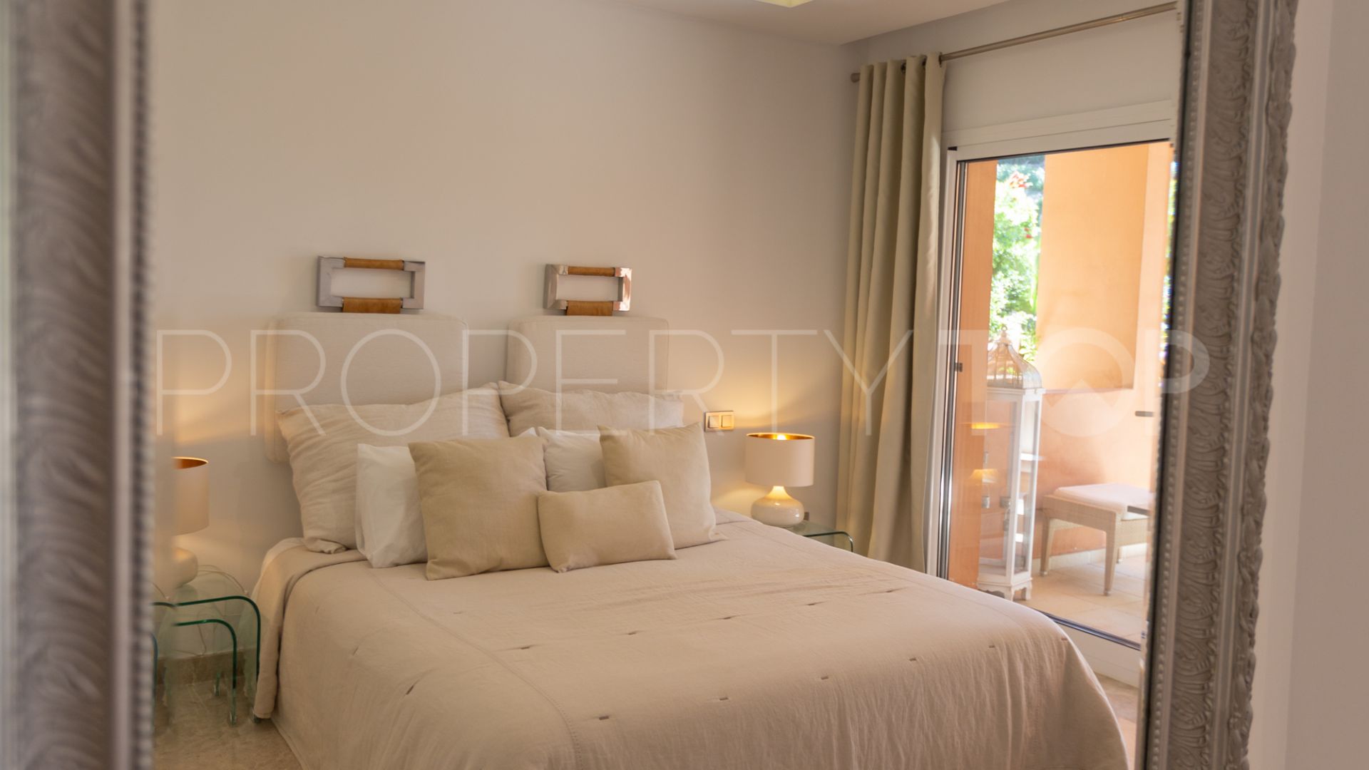 Apartamento en venta en Alminar de Marbella de 3 dormitorios