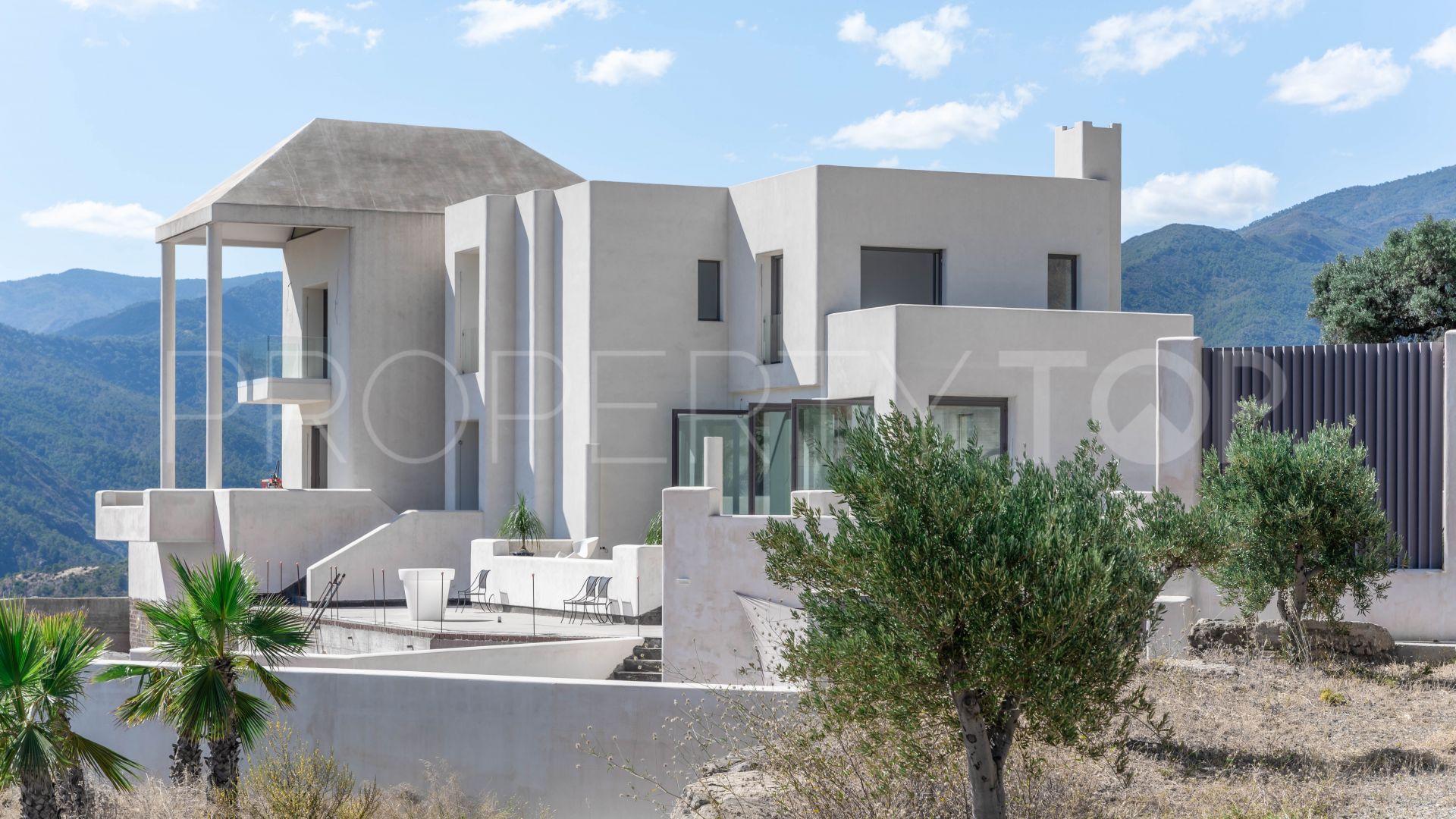 For sale villa in Istan with 5 bedrooms
