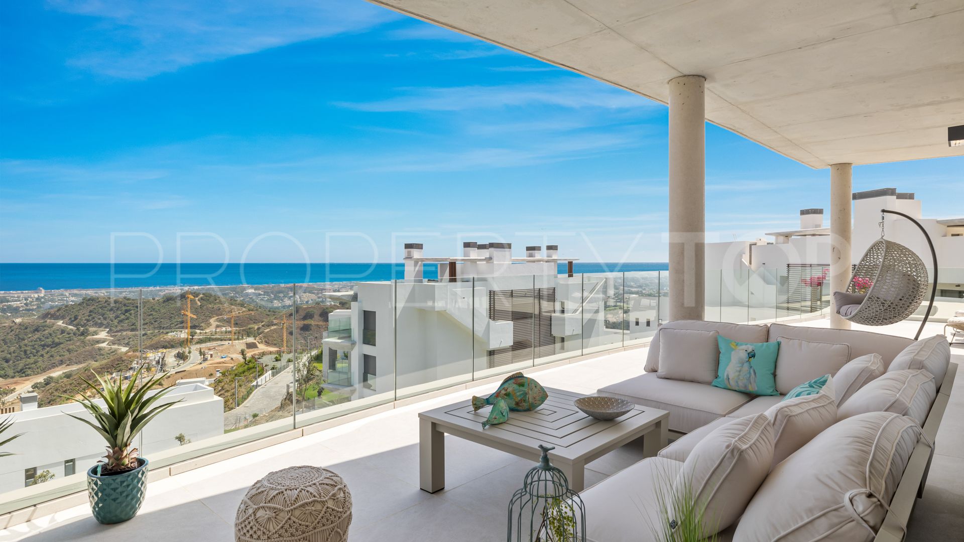 For sale duplex penthouse in Real de La Quinta with 4 bedrooms