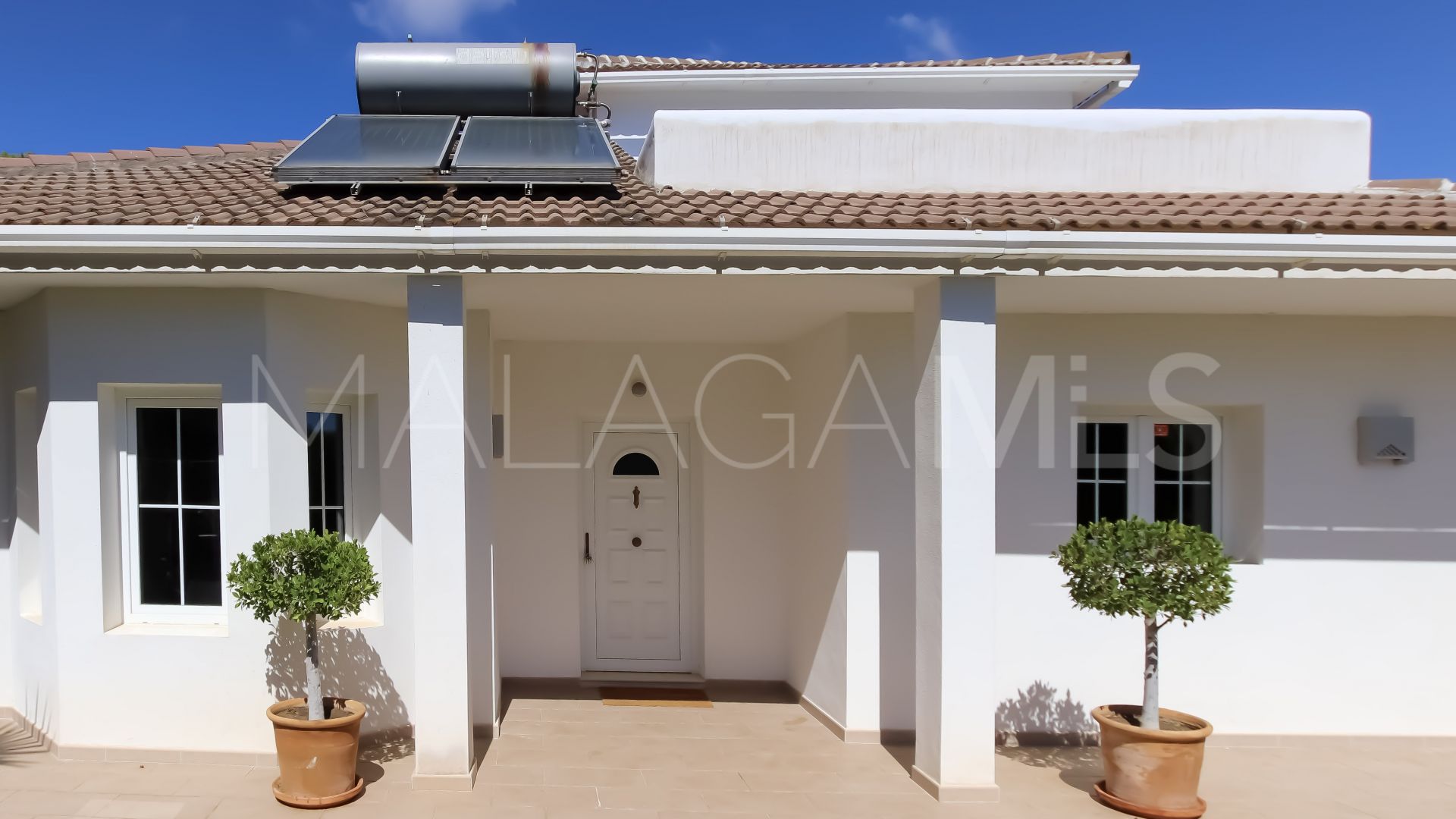 Buy villa in Sitio de Calahonda de 4 bedrooms