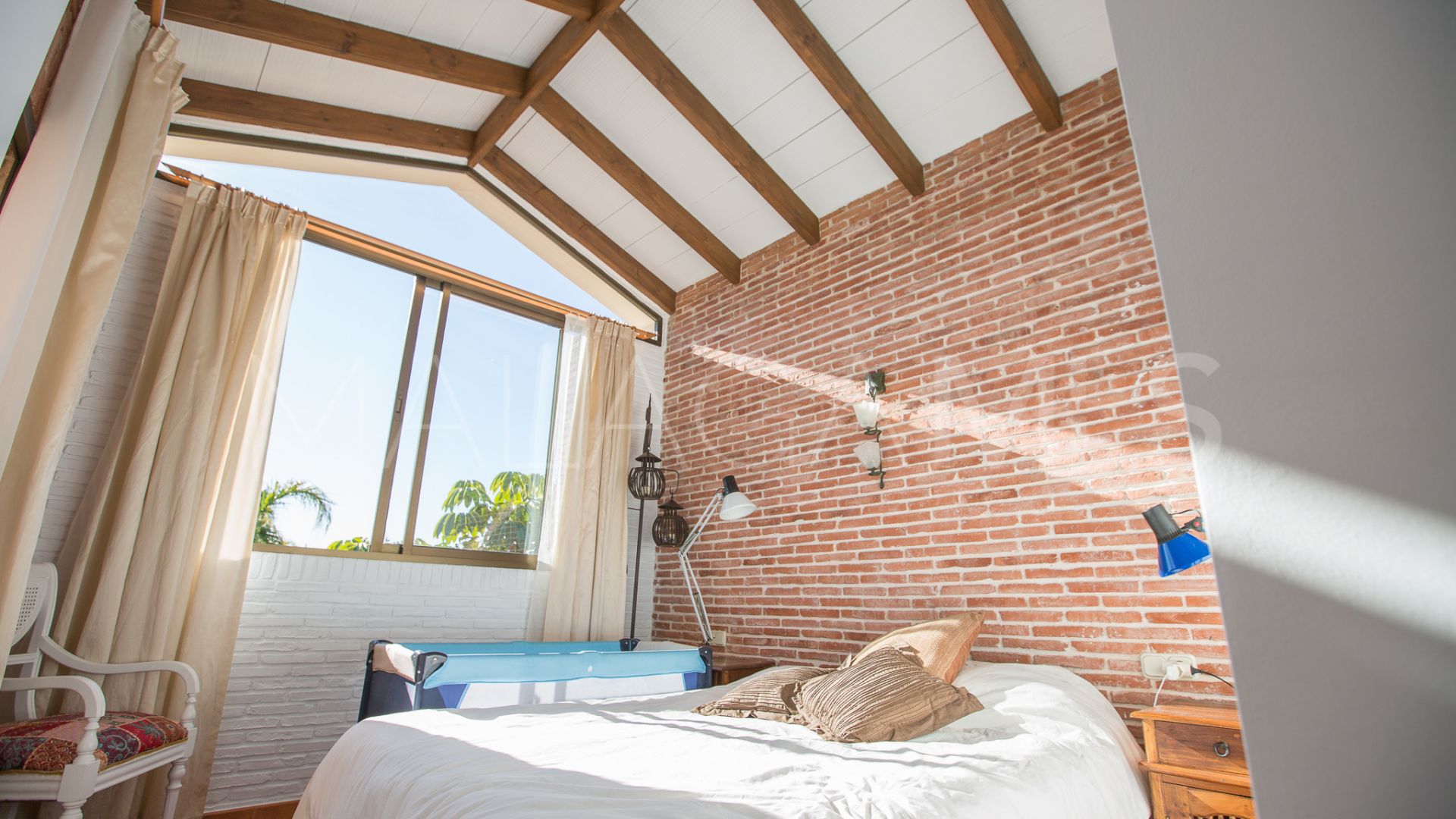 Los Naranjos Golf, villa a la venta with 4 bedrooms