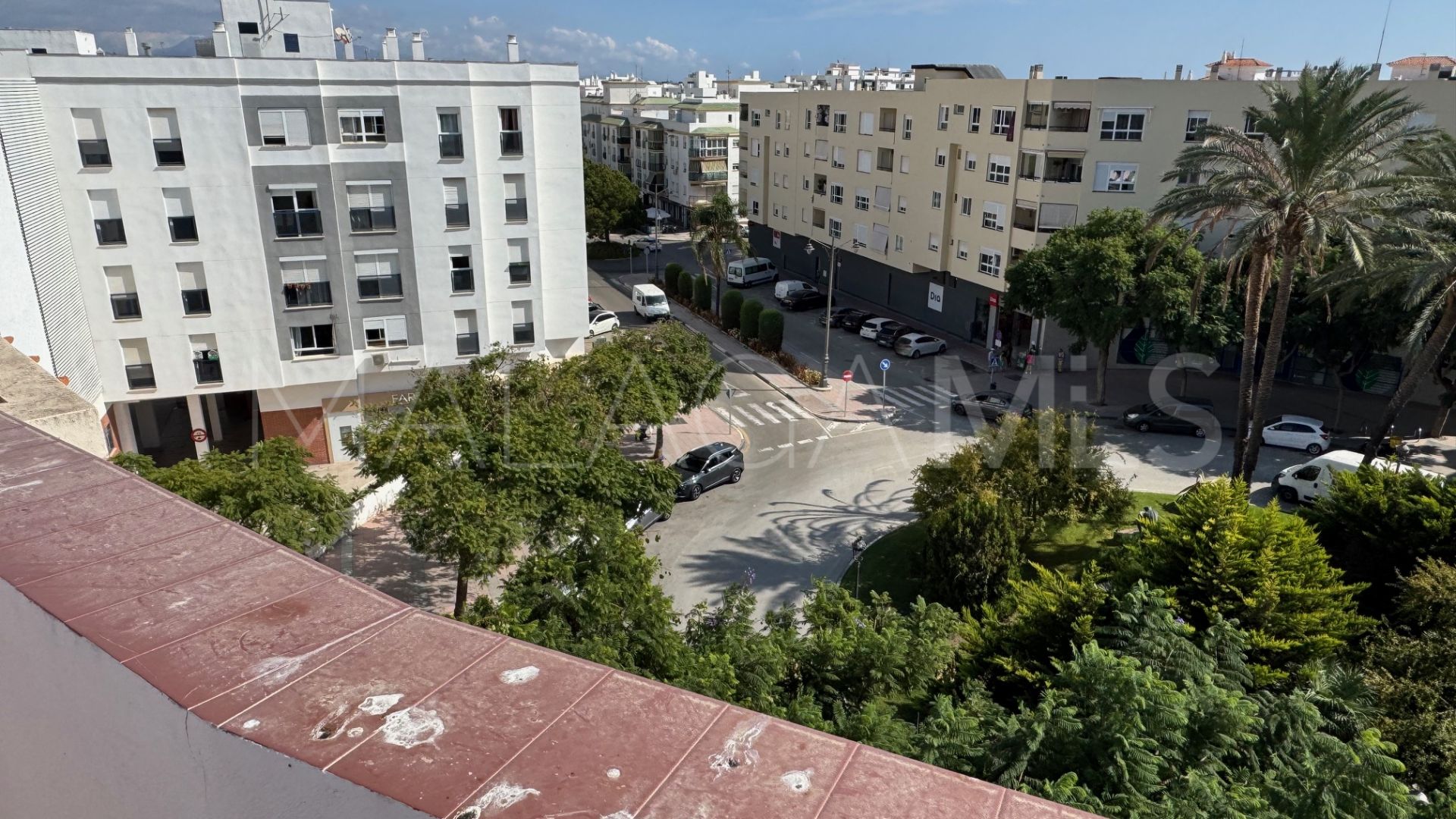 Buy Ático in Estepona Centro with 4 bedrooms