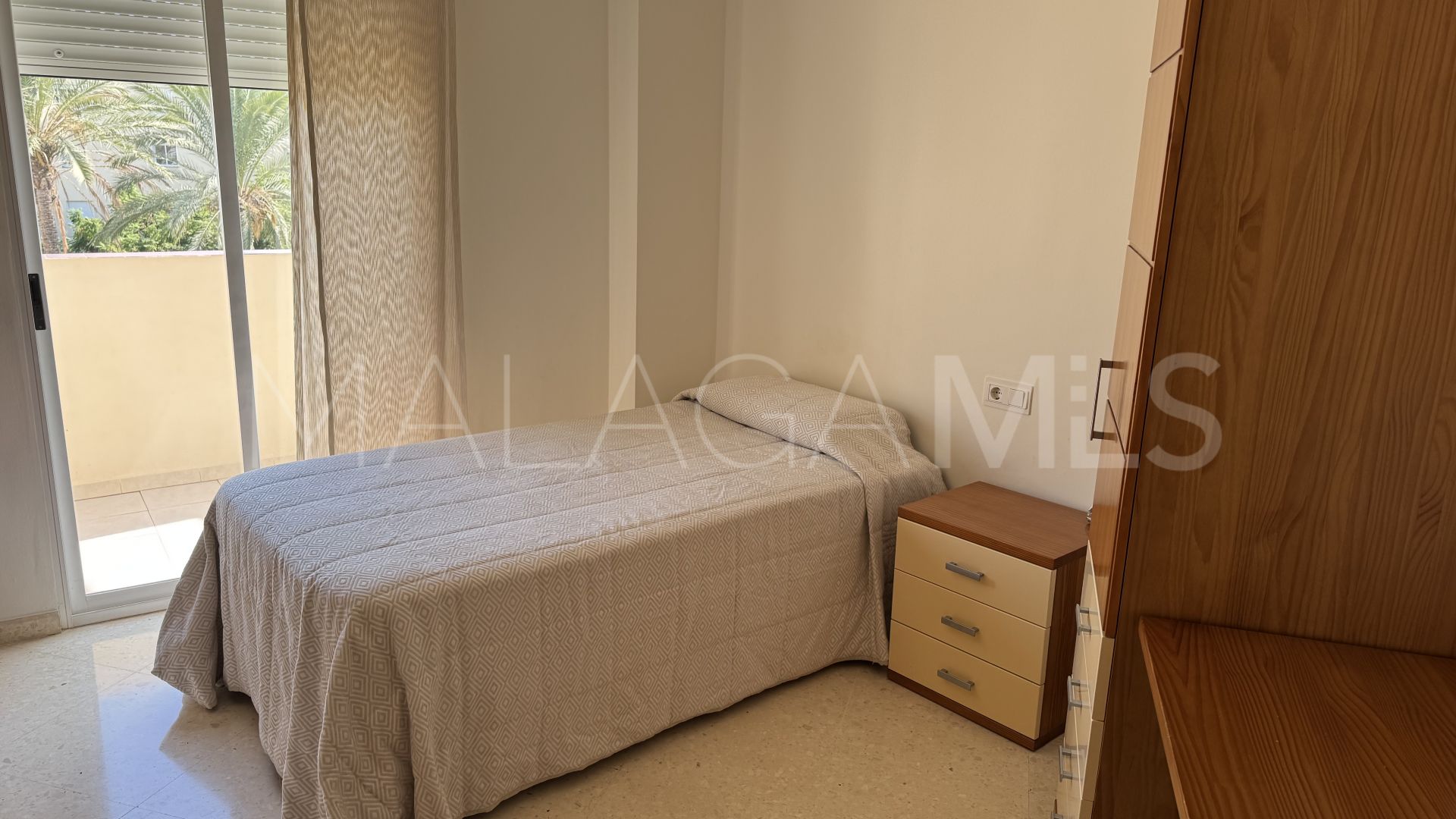 Buy Ático in Estepona Centro with 4 bedrooms