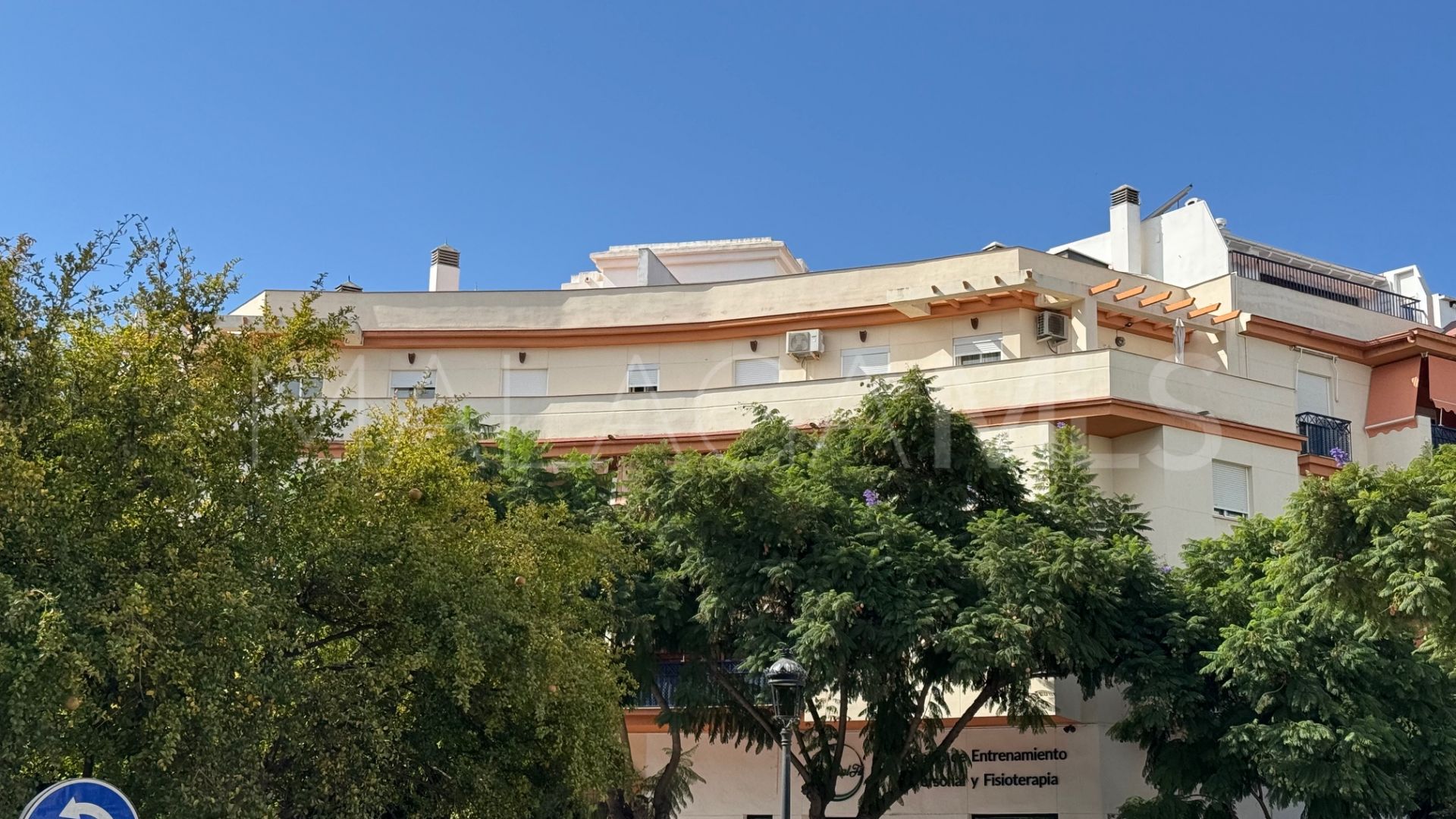 Buy Ático in Estepona Centro with 4 bedrooms