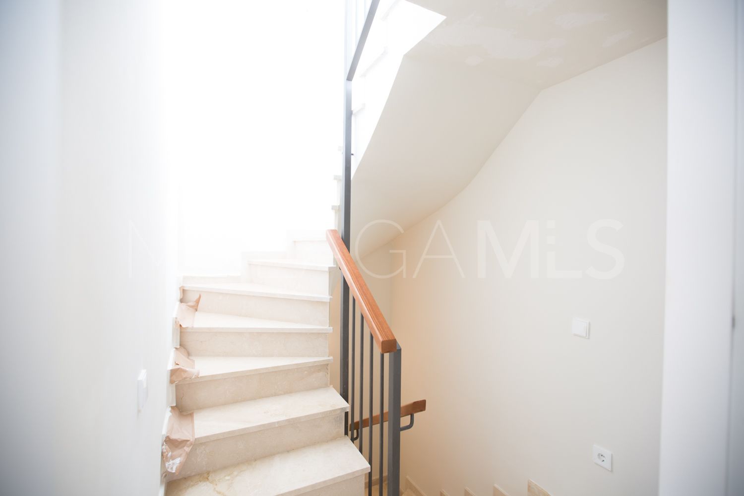 Radhus for sale in Agra Residencial