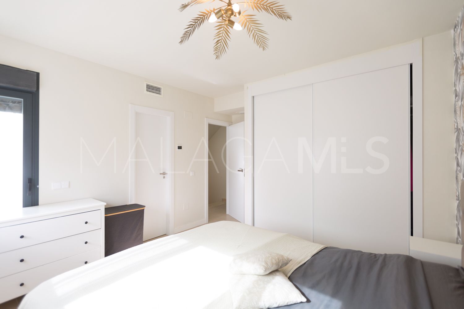 Adosado with 3 bedrooms for sale in Agra Residencial