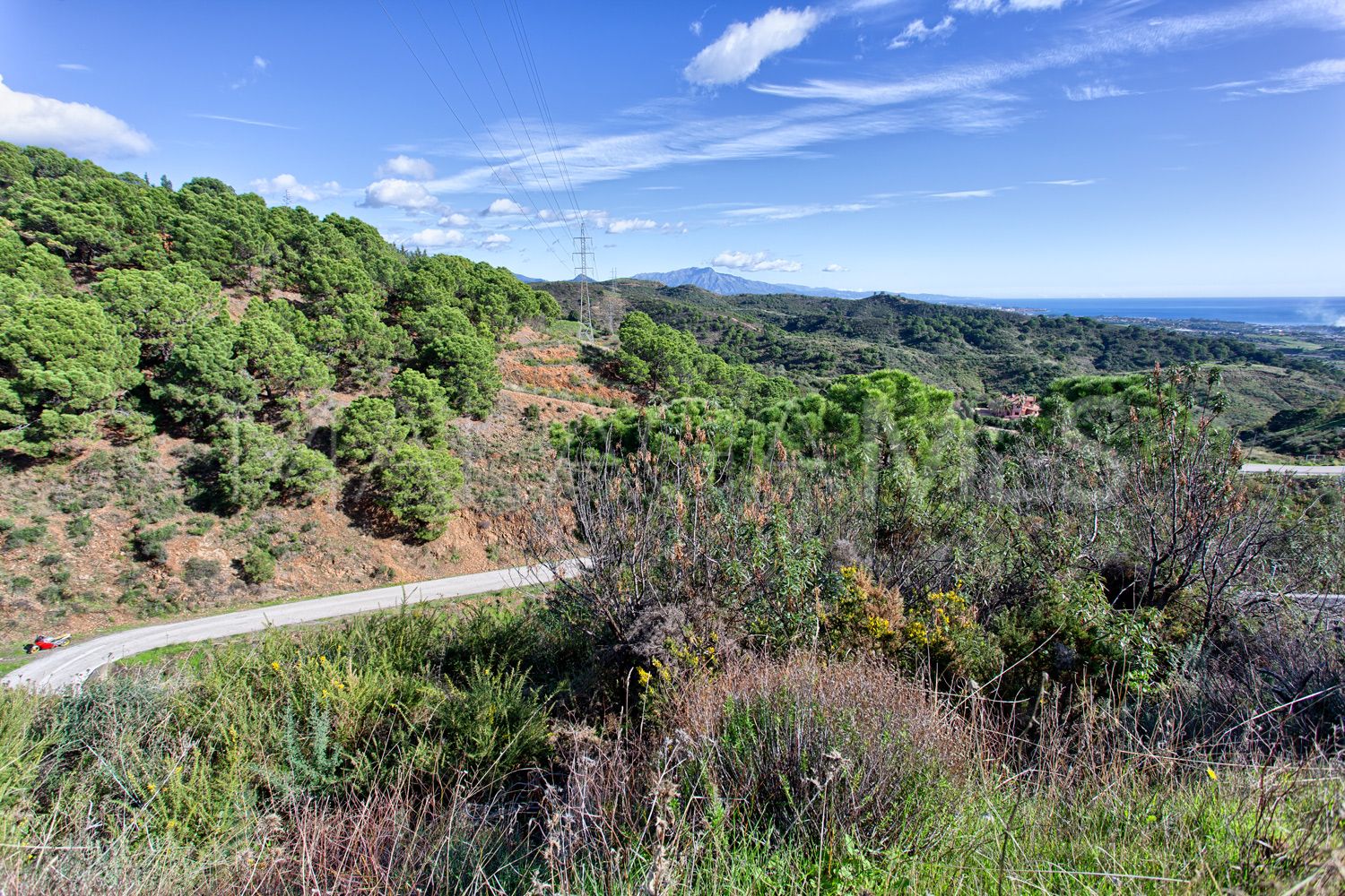 Parcela a la venta in Los Reales - Sierra Estepona