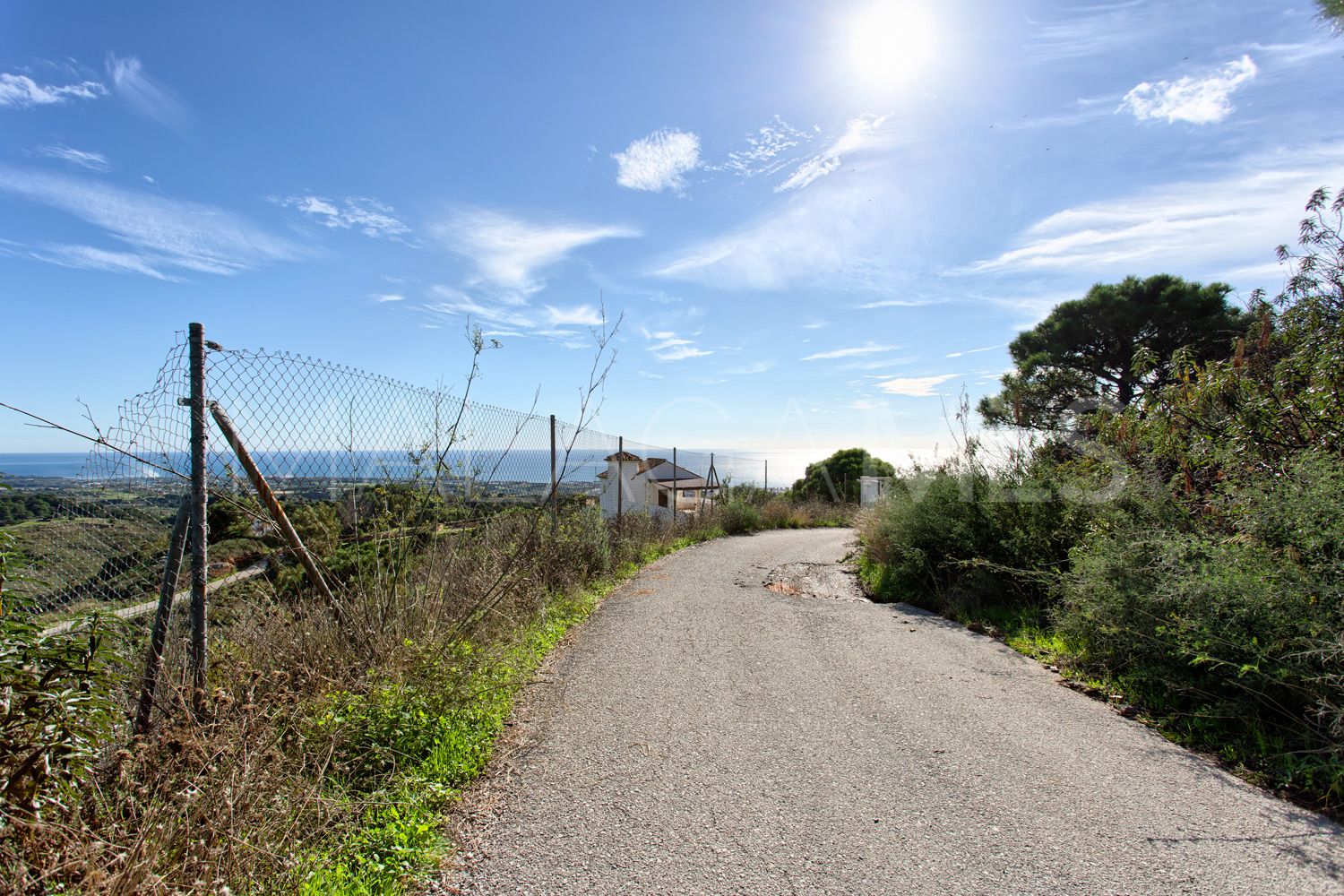 Parcela a la venta in Los Reales - Sierra Estepona