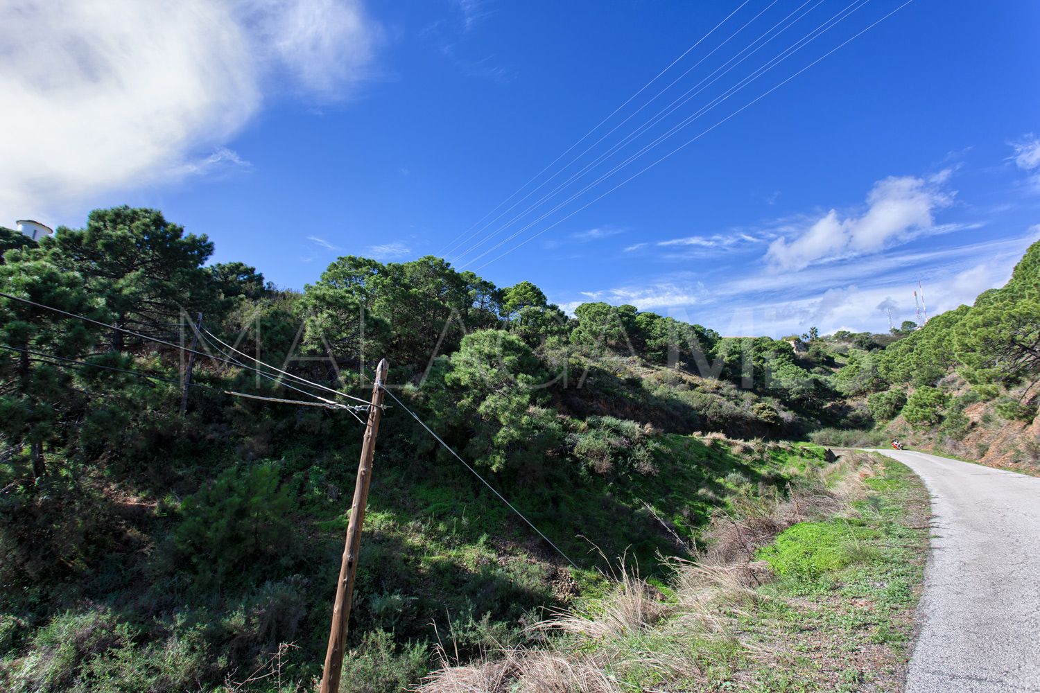 Parcela a la venta in Los Reales - Sierra Estepona