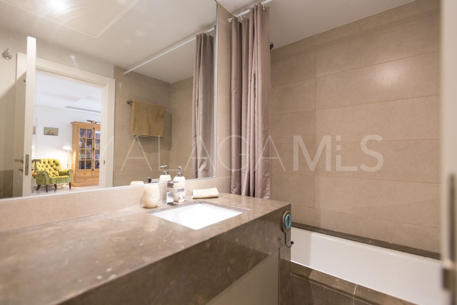 Appartement rez de chaussée for sale in Alminar de Marbella