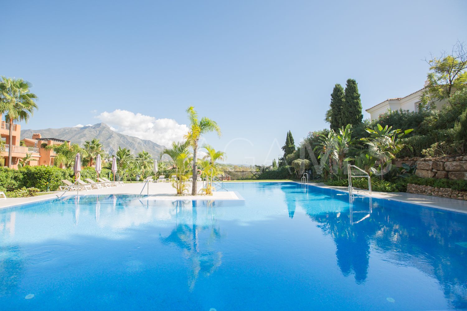 Appartement rez de chaussée for sale in Alminar de Marbella