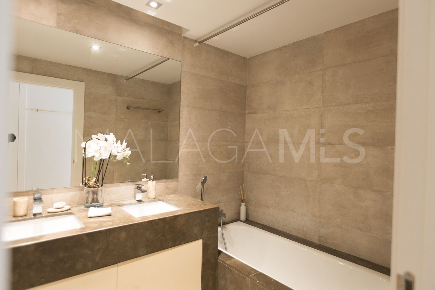 Appartement rez de chaussée for sale in Alminar de Marbella