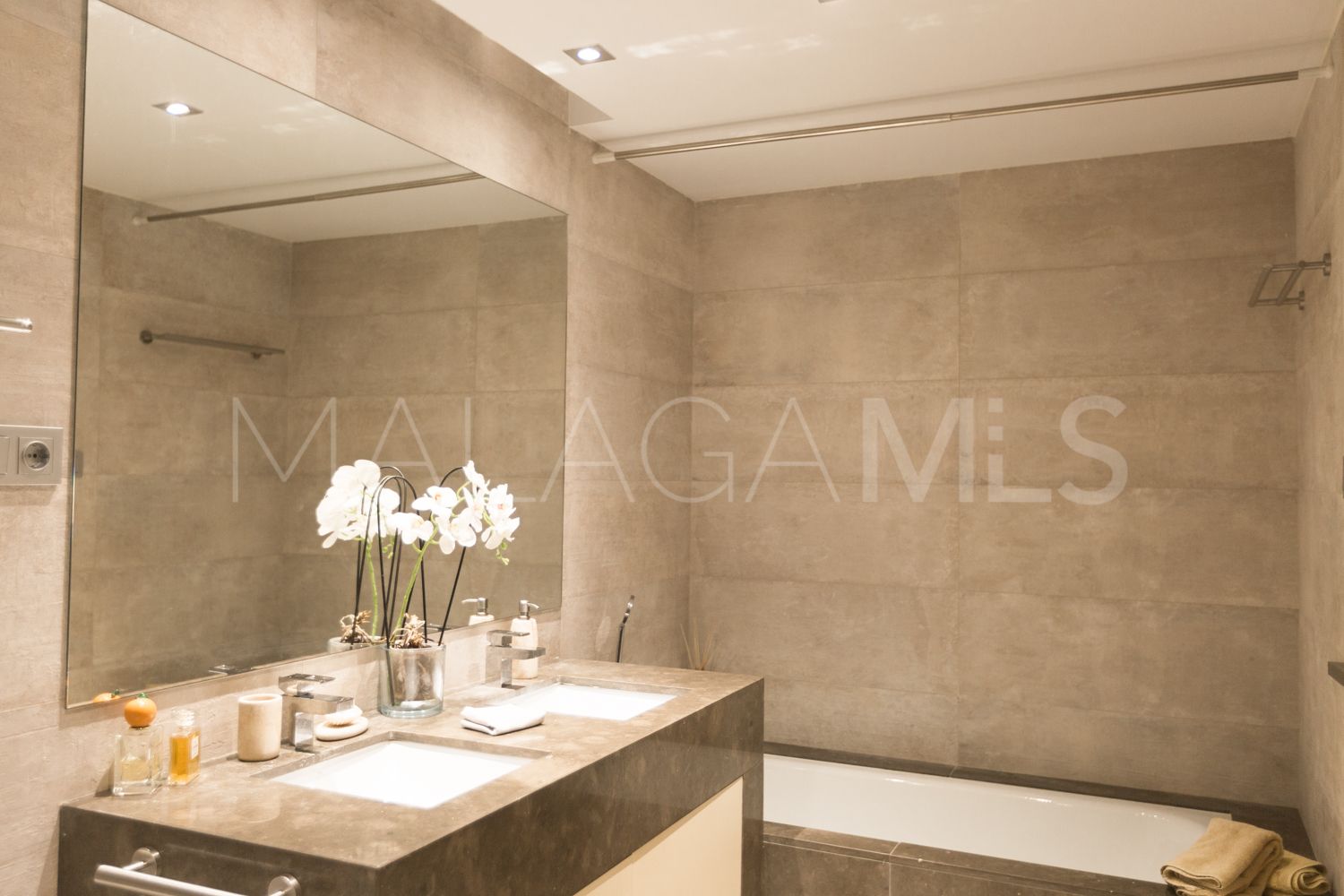 Appartement rez de chaussée for sale in Alminar de Marbella