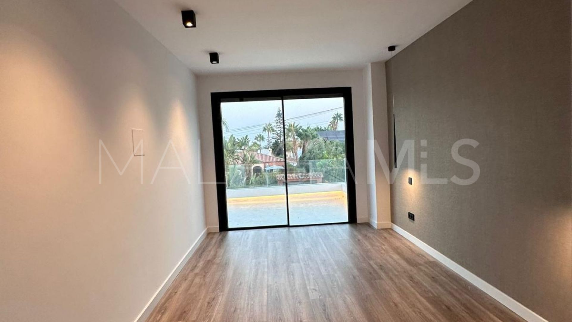 5 bedrooms Villacana villa for sale