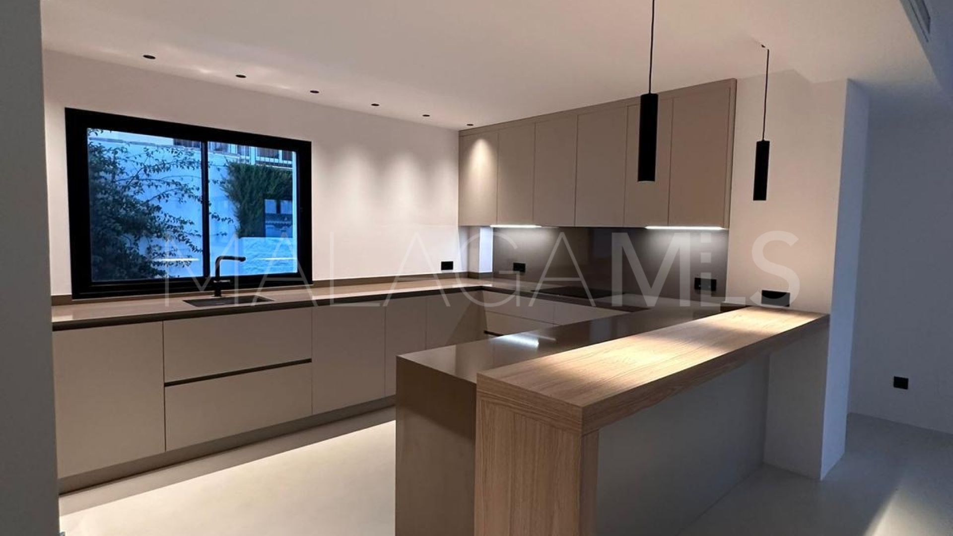 5 bedrooms Villacana villa for sale