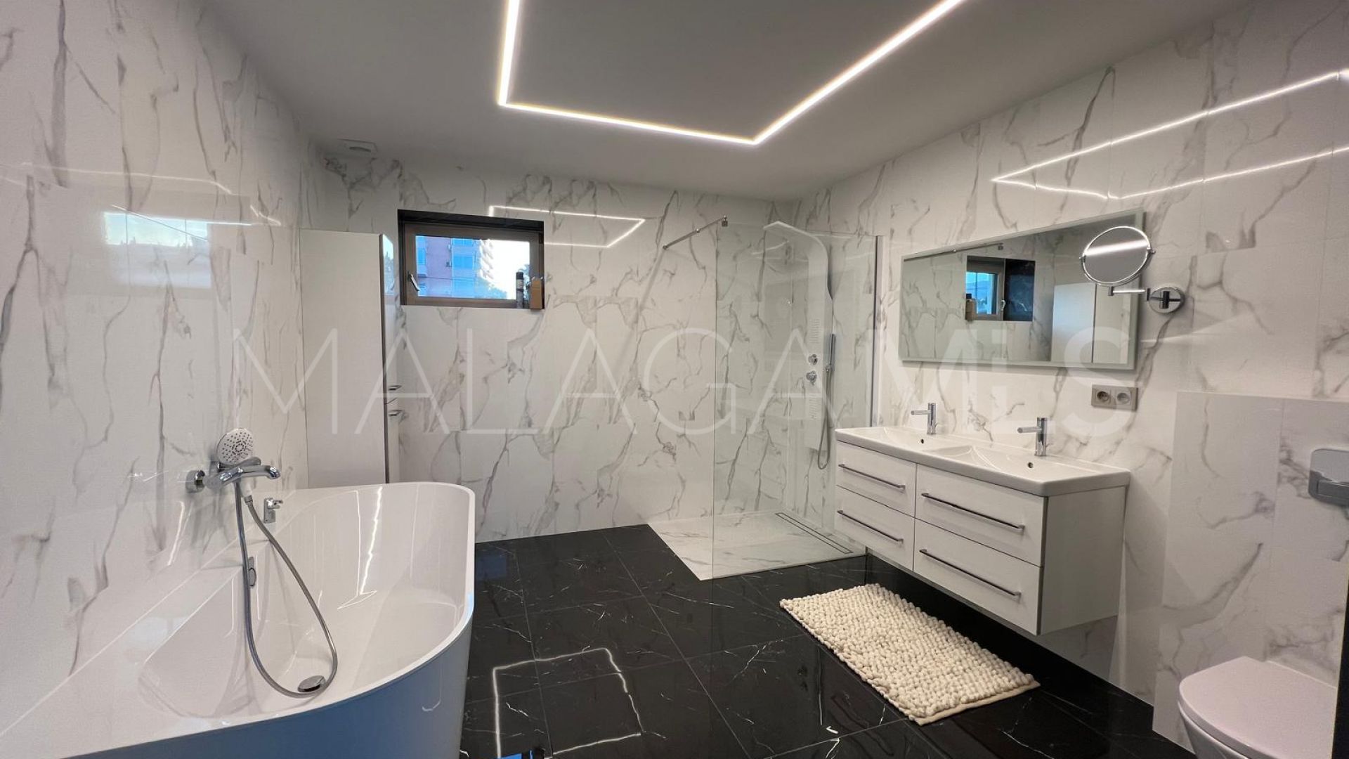 Villa for sale in Benalmadena Costa