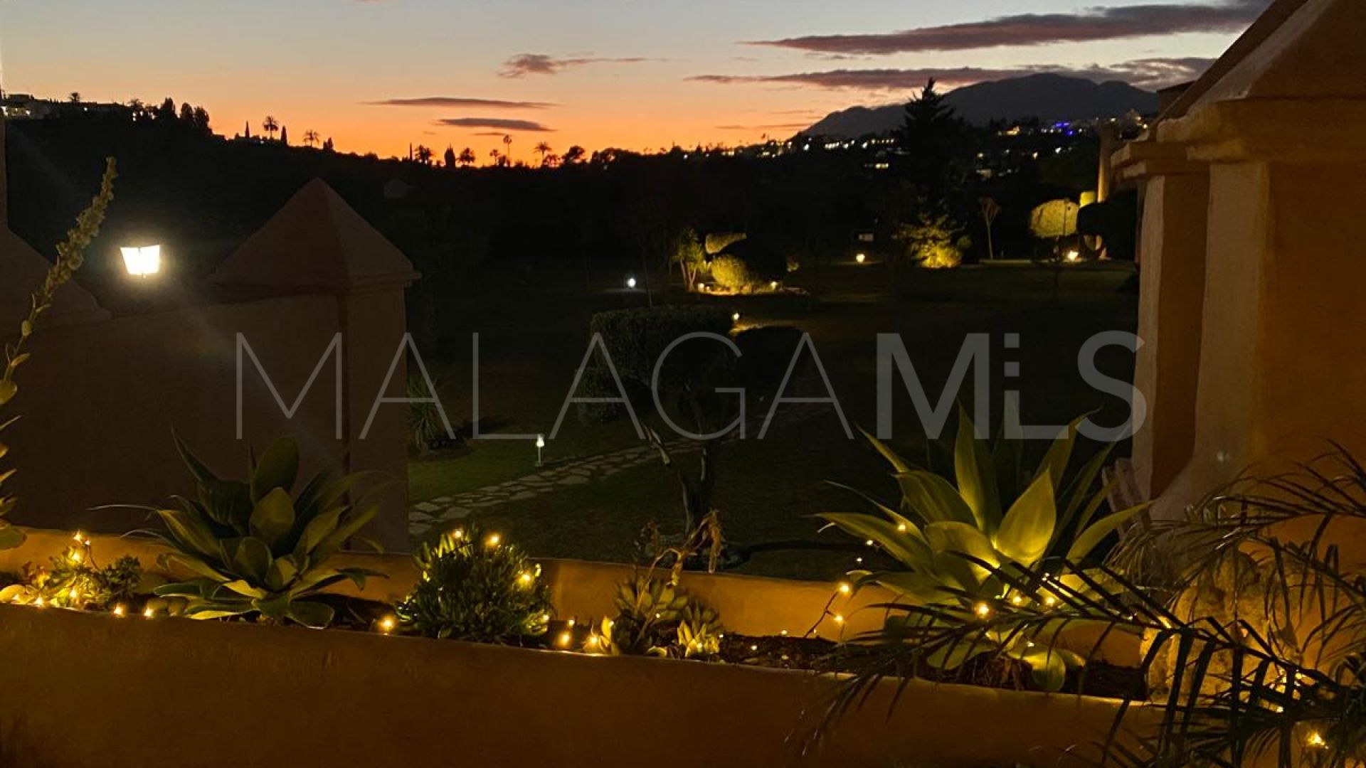 Buy apartamento in La Cartuja del Golf with 3 bedrooms