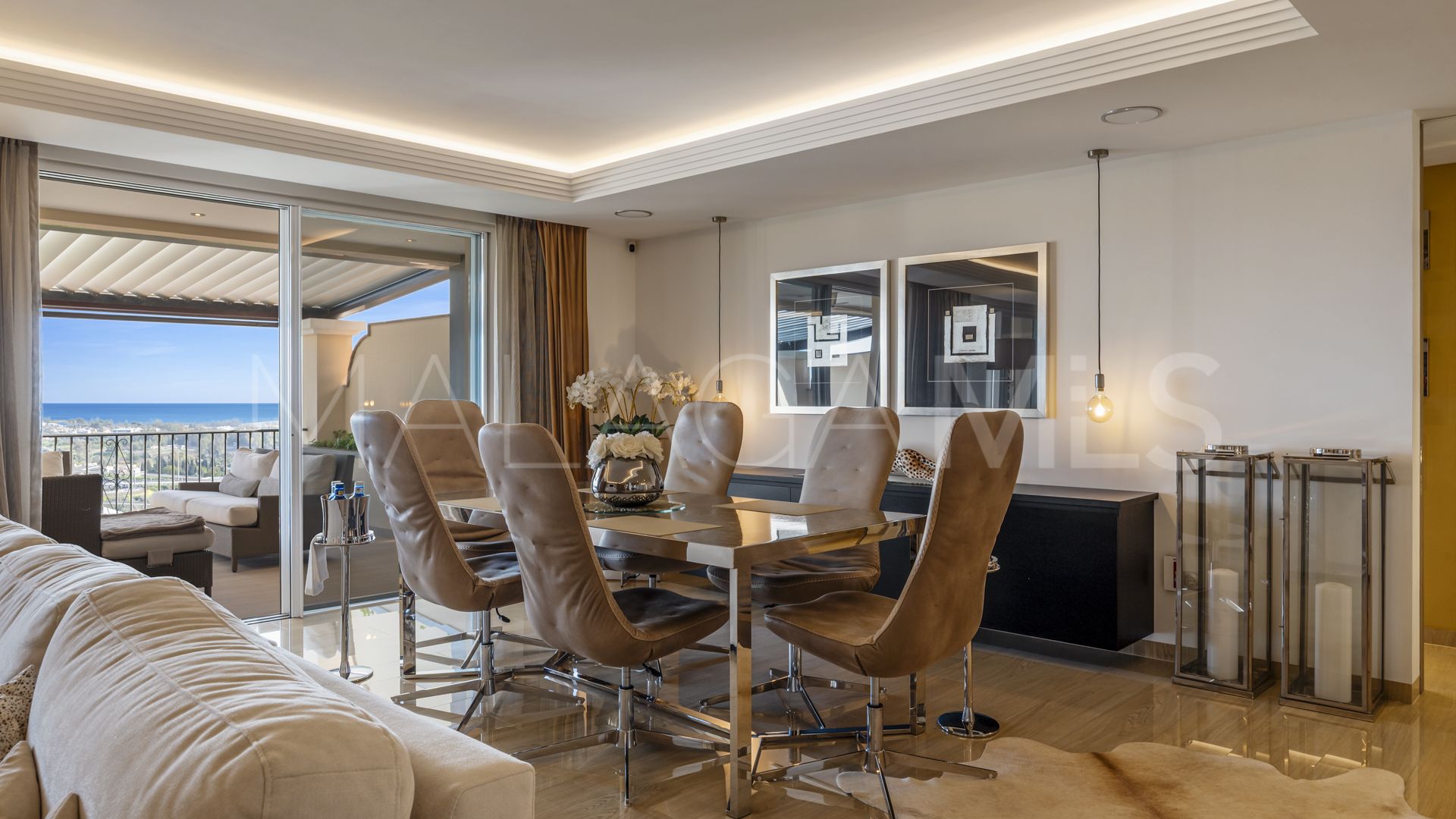 Buy penthouse in Los Almendros